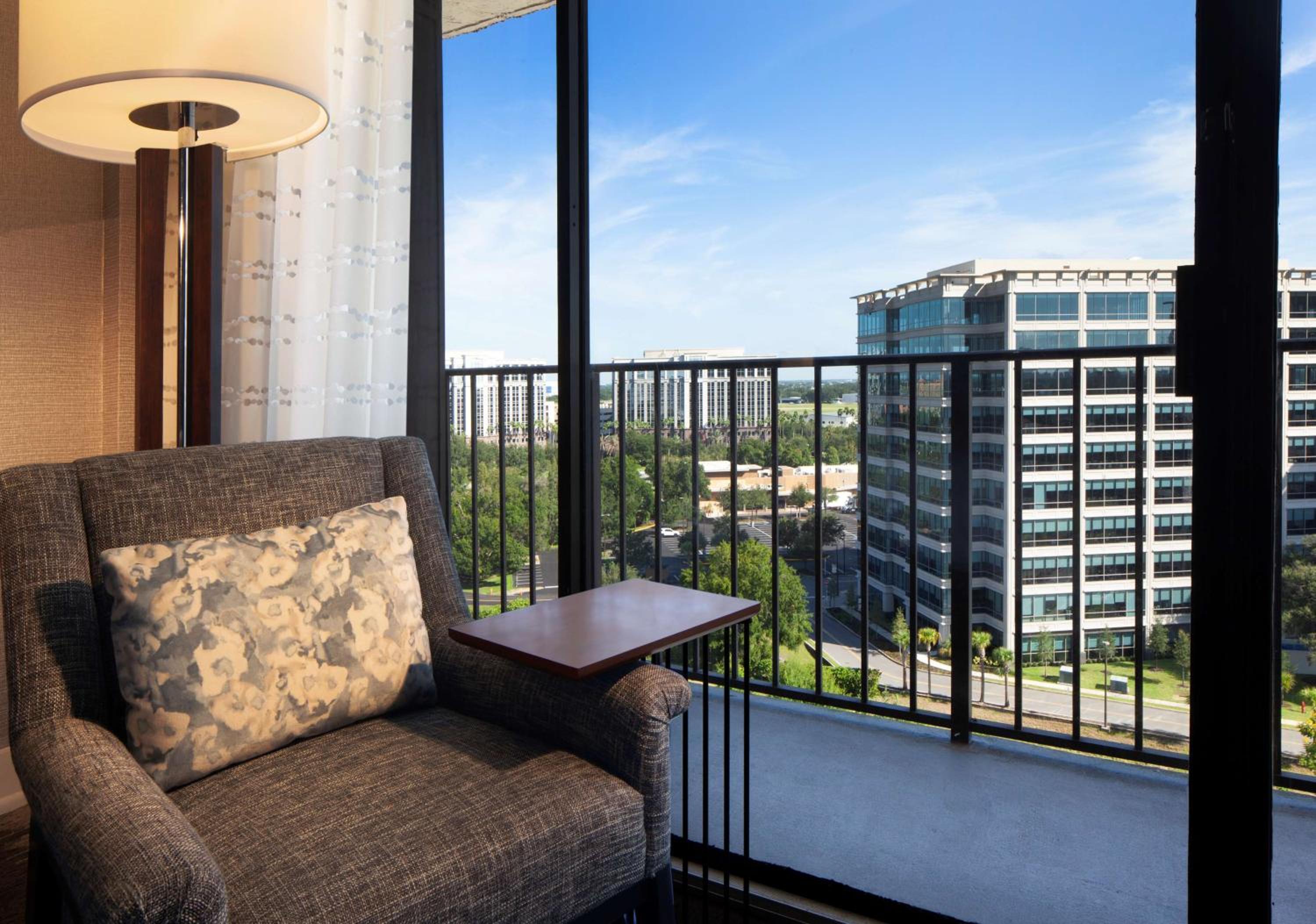 Deluxe King Room - High Floor - Photo 4