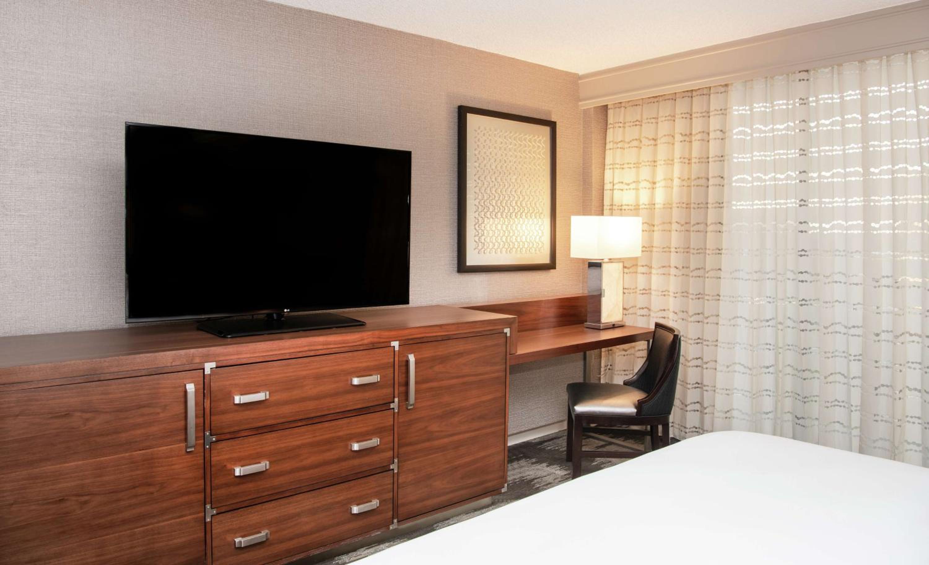 Deluxe King Room - High Floor - Photo 10