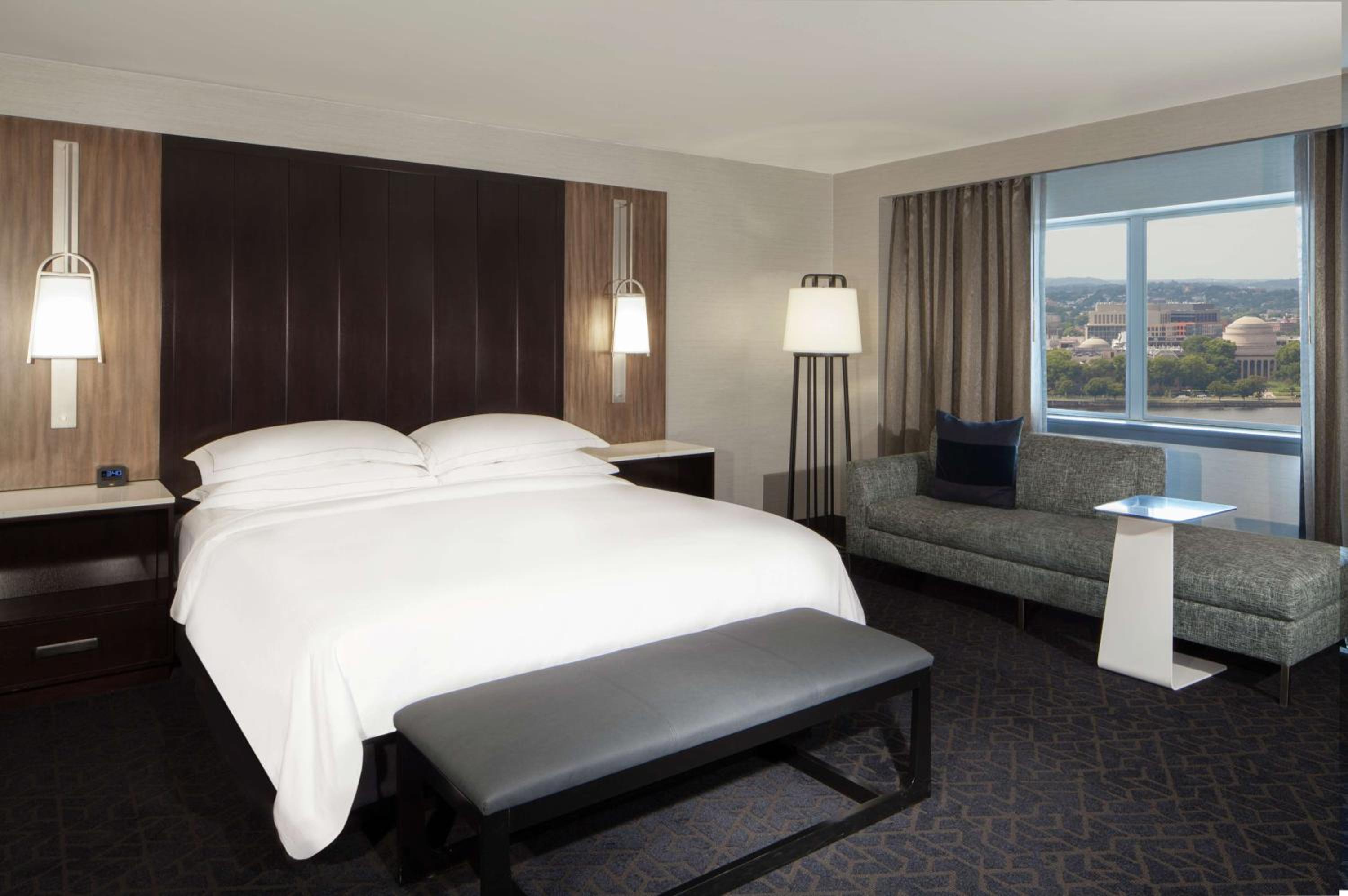 King Corner Room