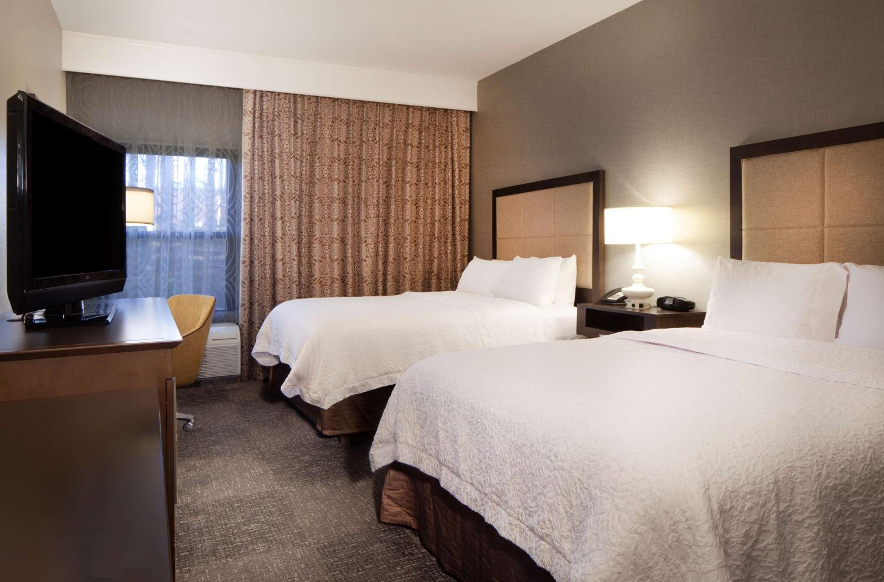 Double Room with Two Double Beds - Non-Smoking - Photo 4