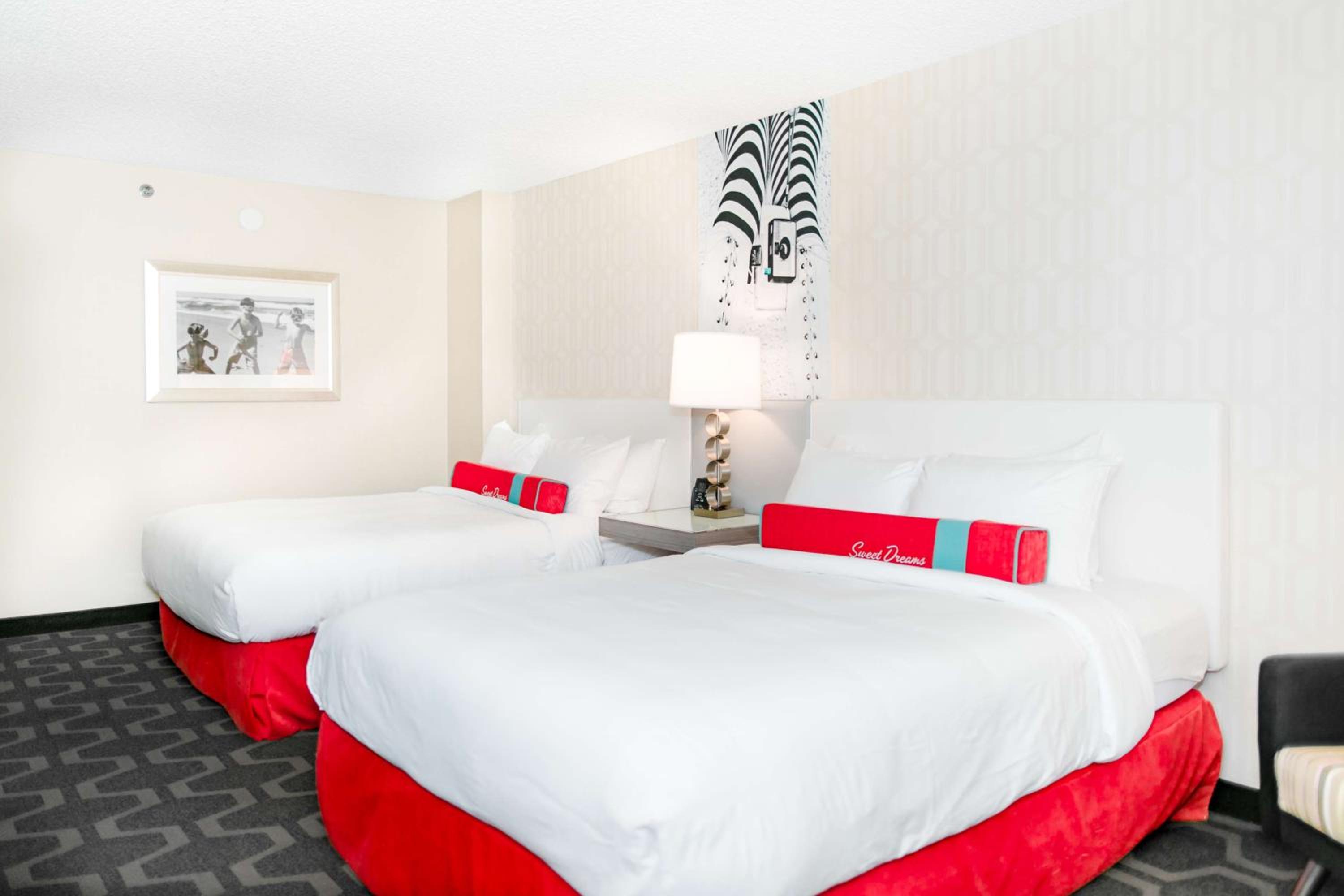 Queen Room with Two Queen Beds - Photo 5