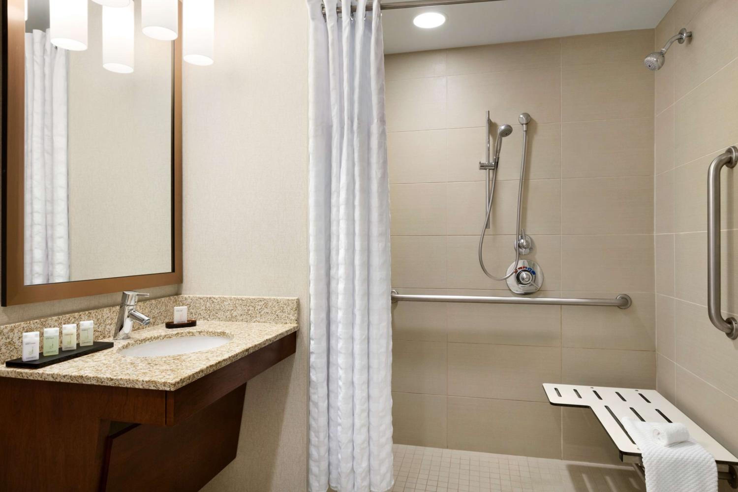 Suite with Two Queen Beds and Roll-In Shower - Mobility and Hearing Access/Non-Smoking