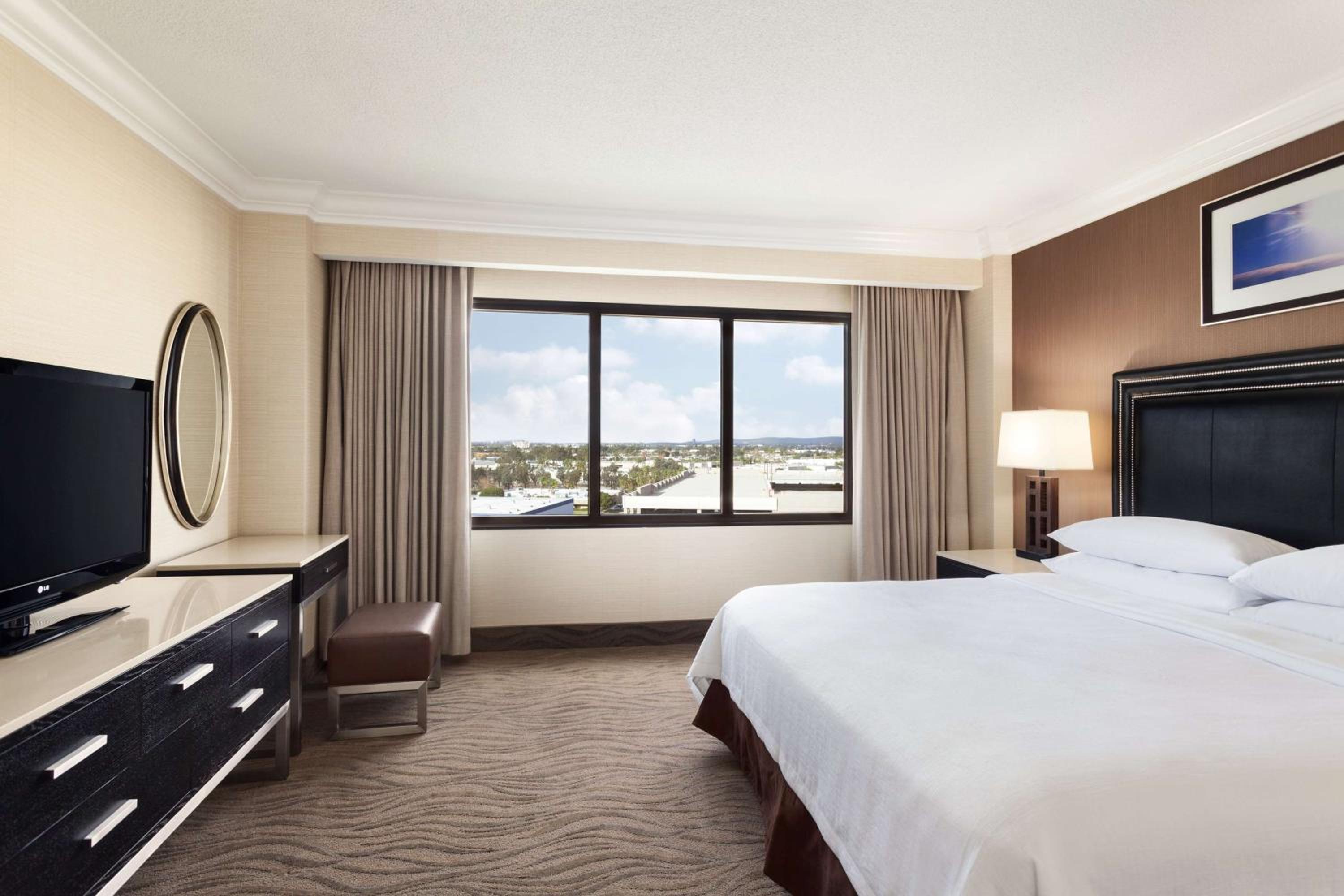 Two-Bedroom, Two Bathroom Suite with 2 King Beds  - Photo 1