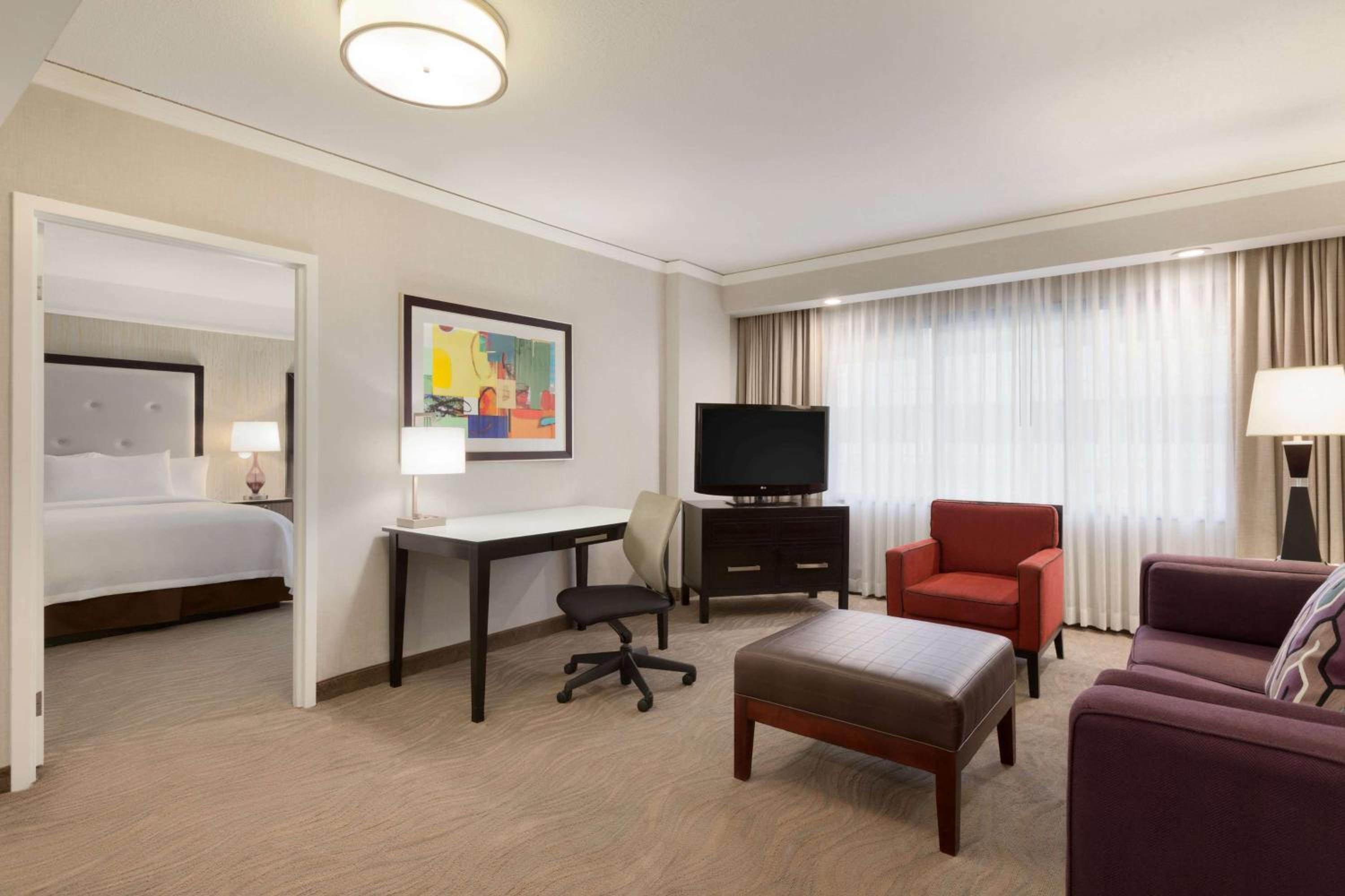 King Suite - Disability Access/Non-Smoking - Photo 1