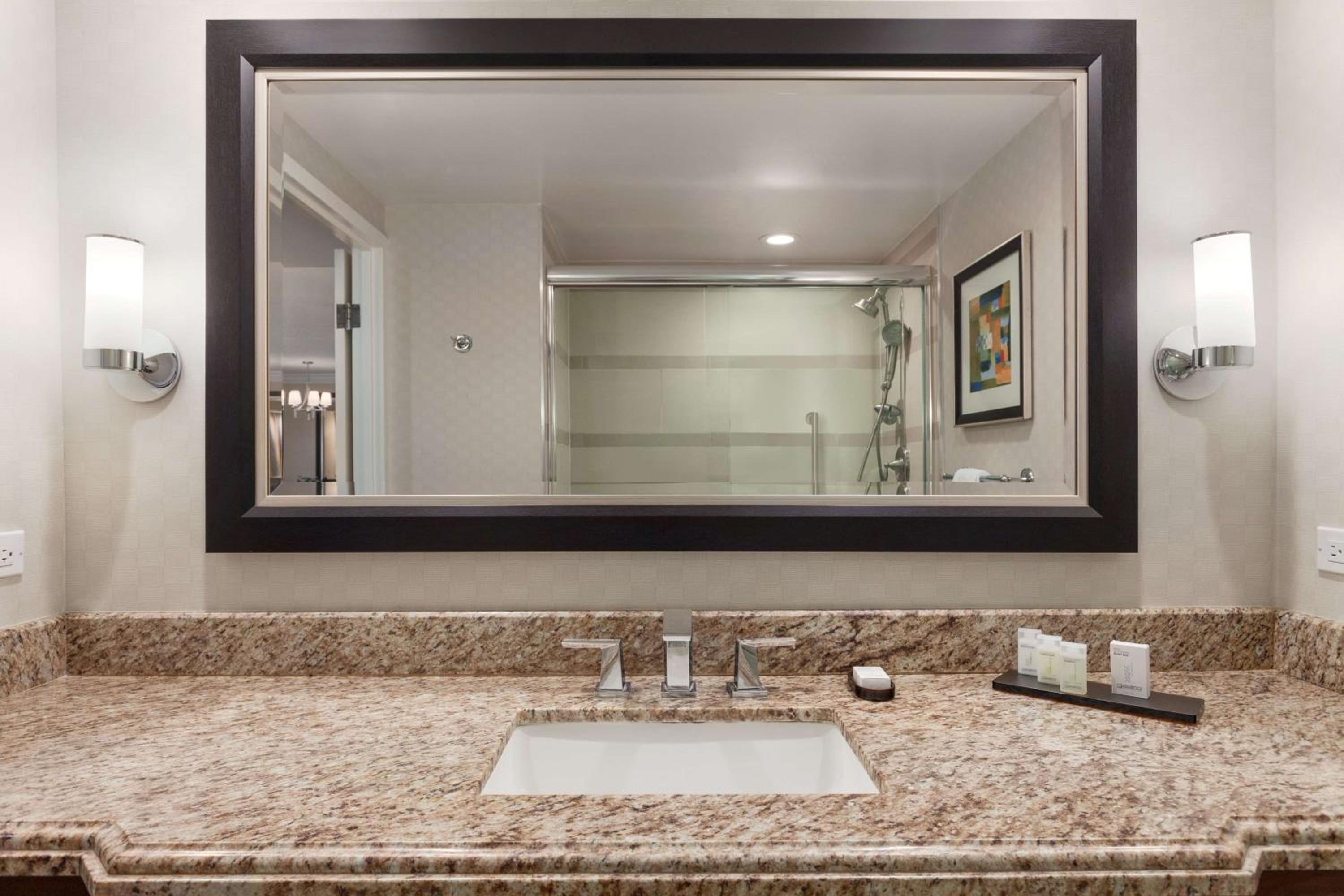 Two-Bedroom, Two Bathroom Suite with 2 King Beds  - Photo 6