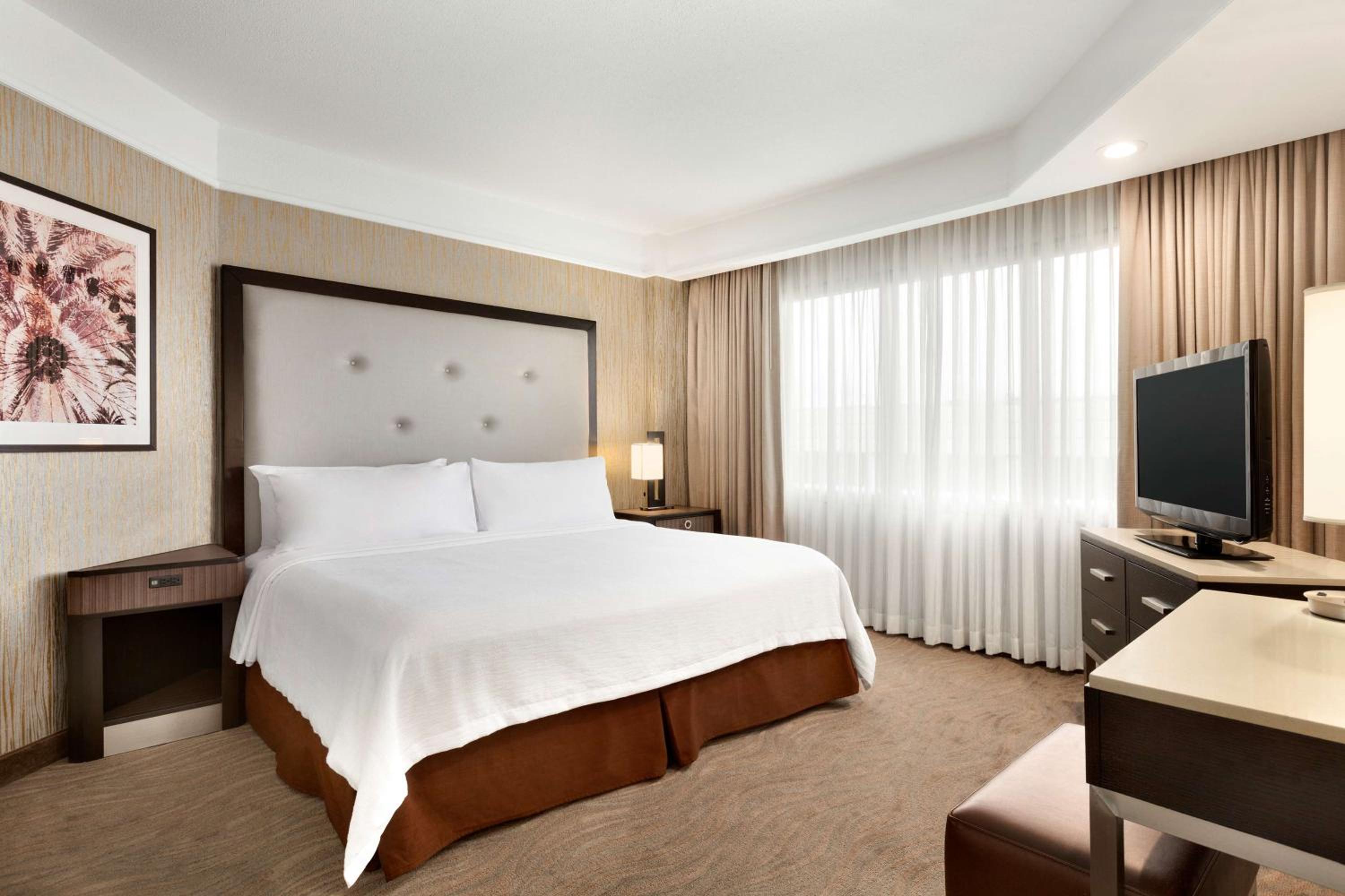 King Suite - Disability Access/Non-Smoking - Photo 4