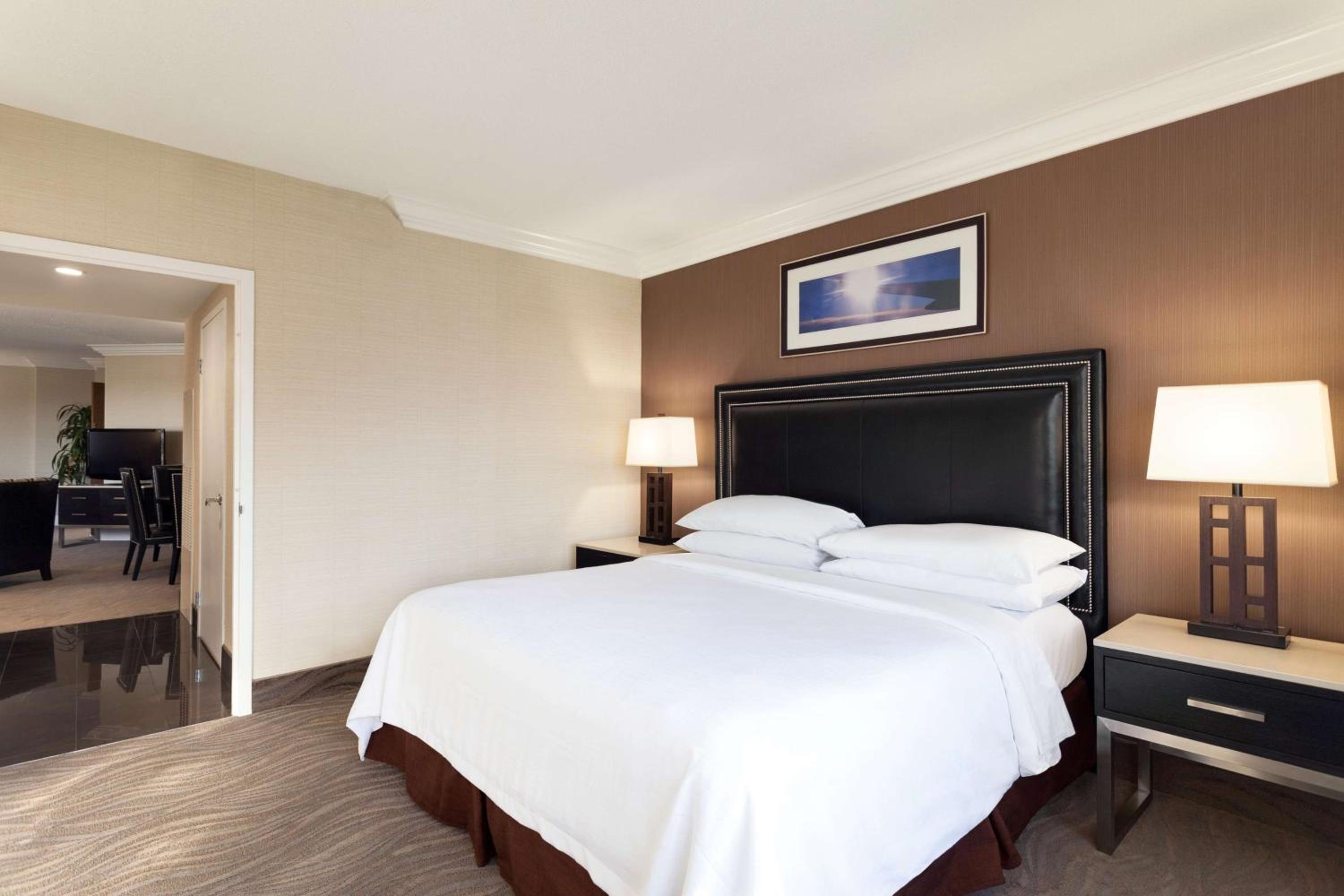 Two-Bedroom, Two Bathroom Suite with 2 King Beds  - Photo 4