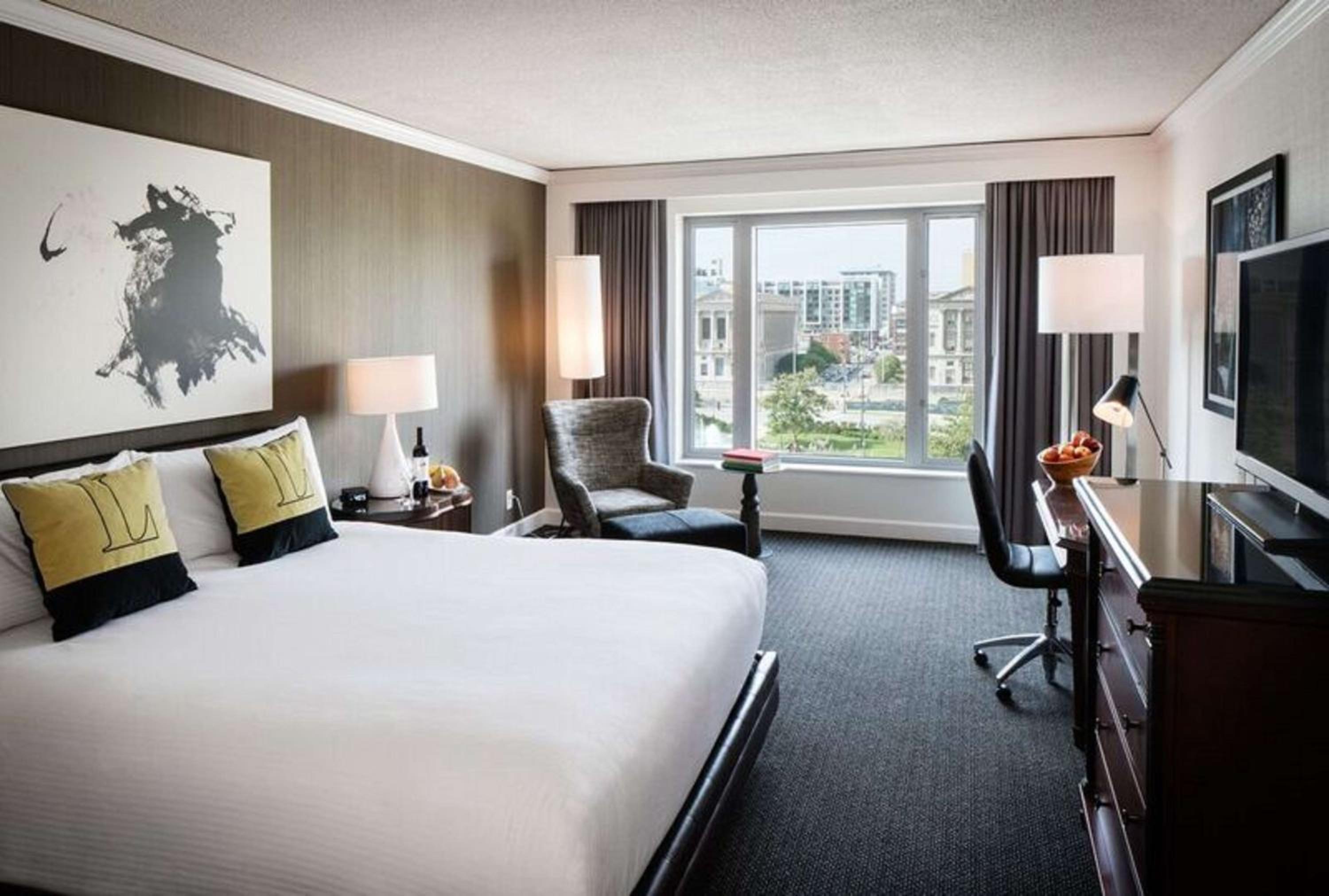Premium King Room - Disability Access Hearing Accessible - Photo 3