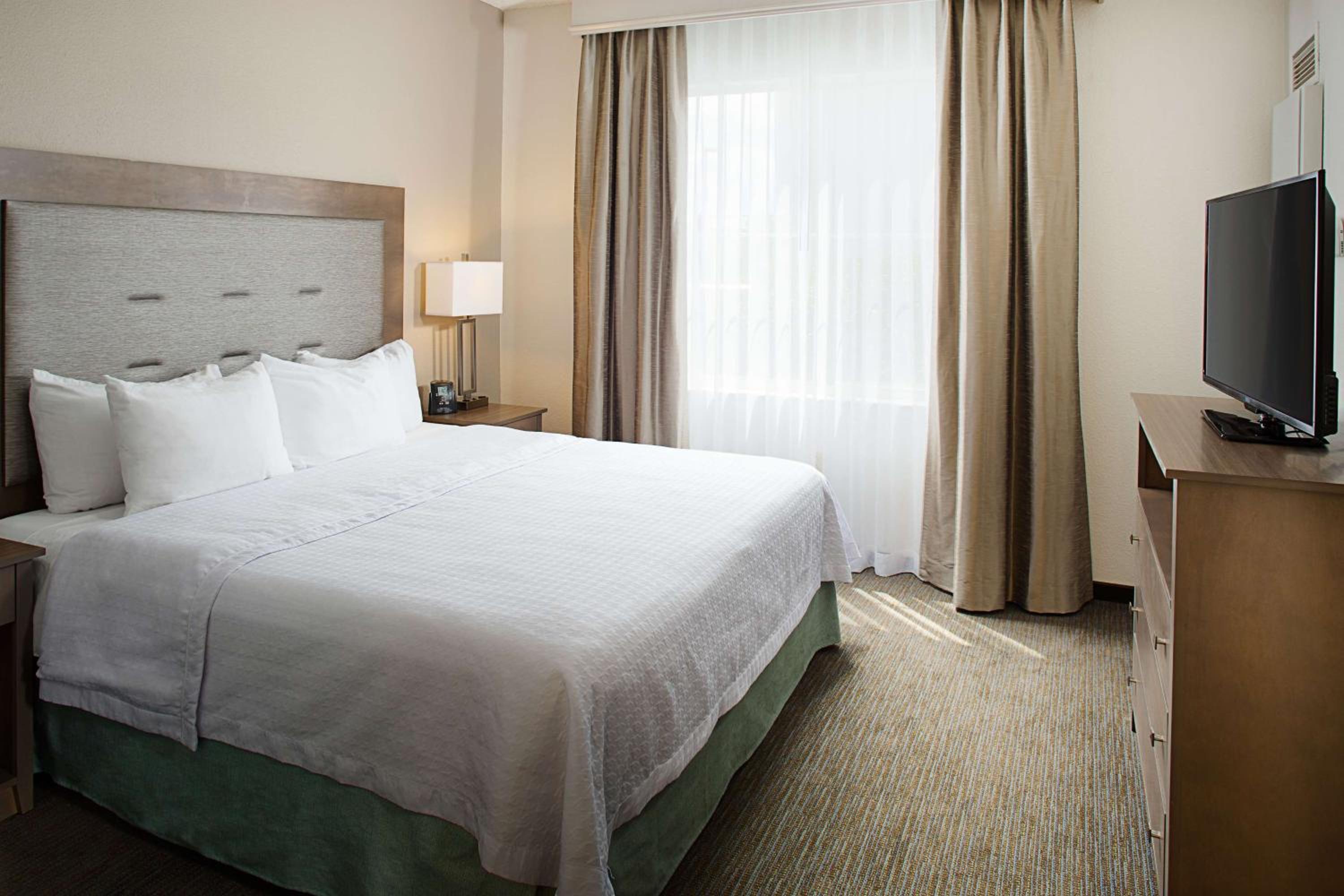 One-Bedroom King Suite - Non-Smoking - Photo 1