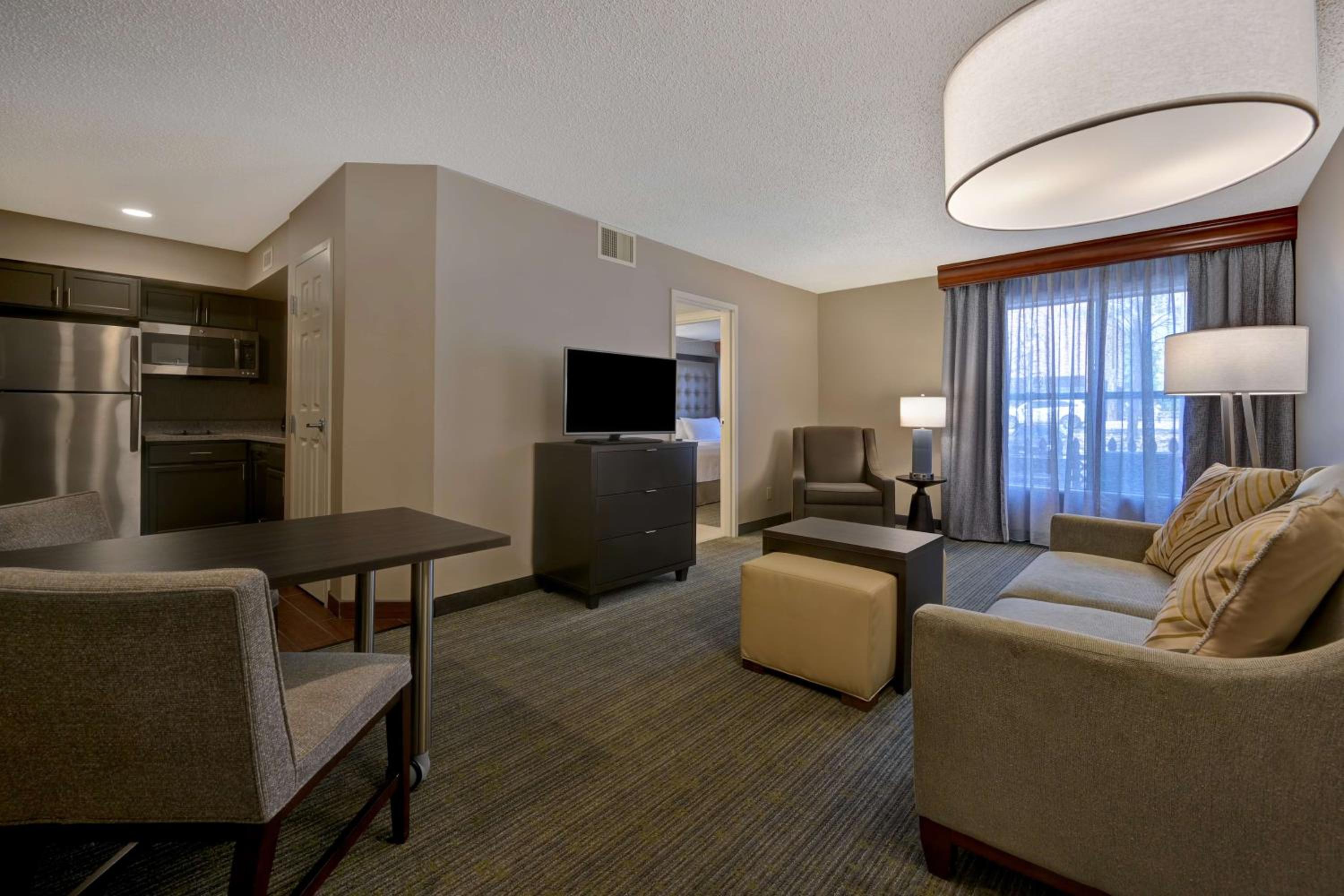 One-Bedroom Suite - Non-Smoking - Photo 2