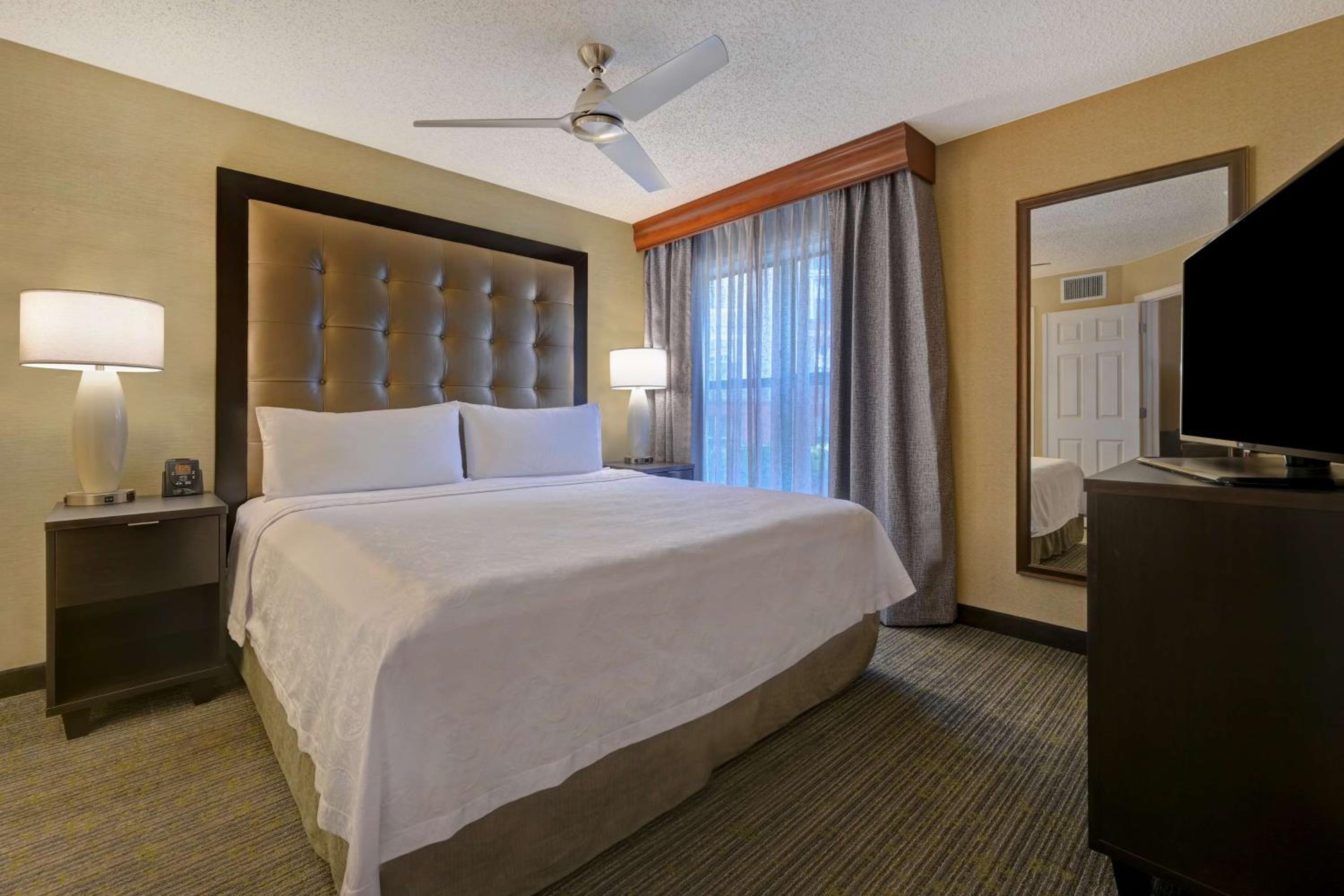 One-Bedroom King Suite - Non-Smoking - Photo 5