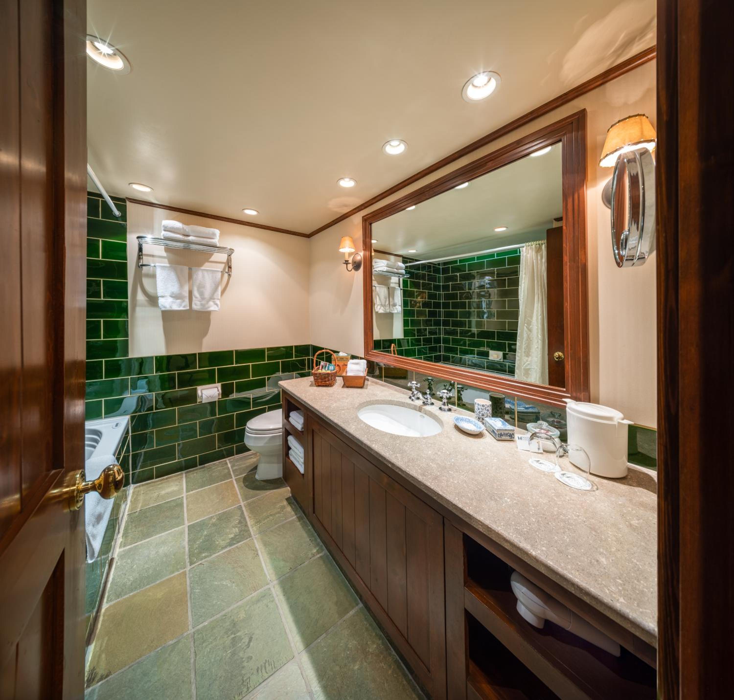 Deluxe Queen Room photo 2