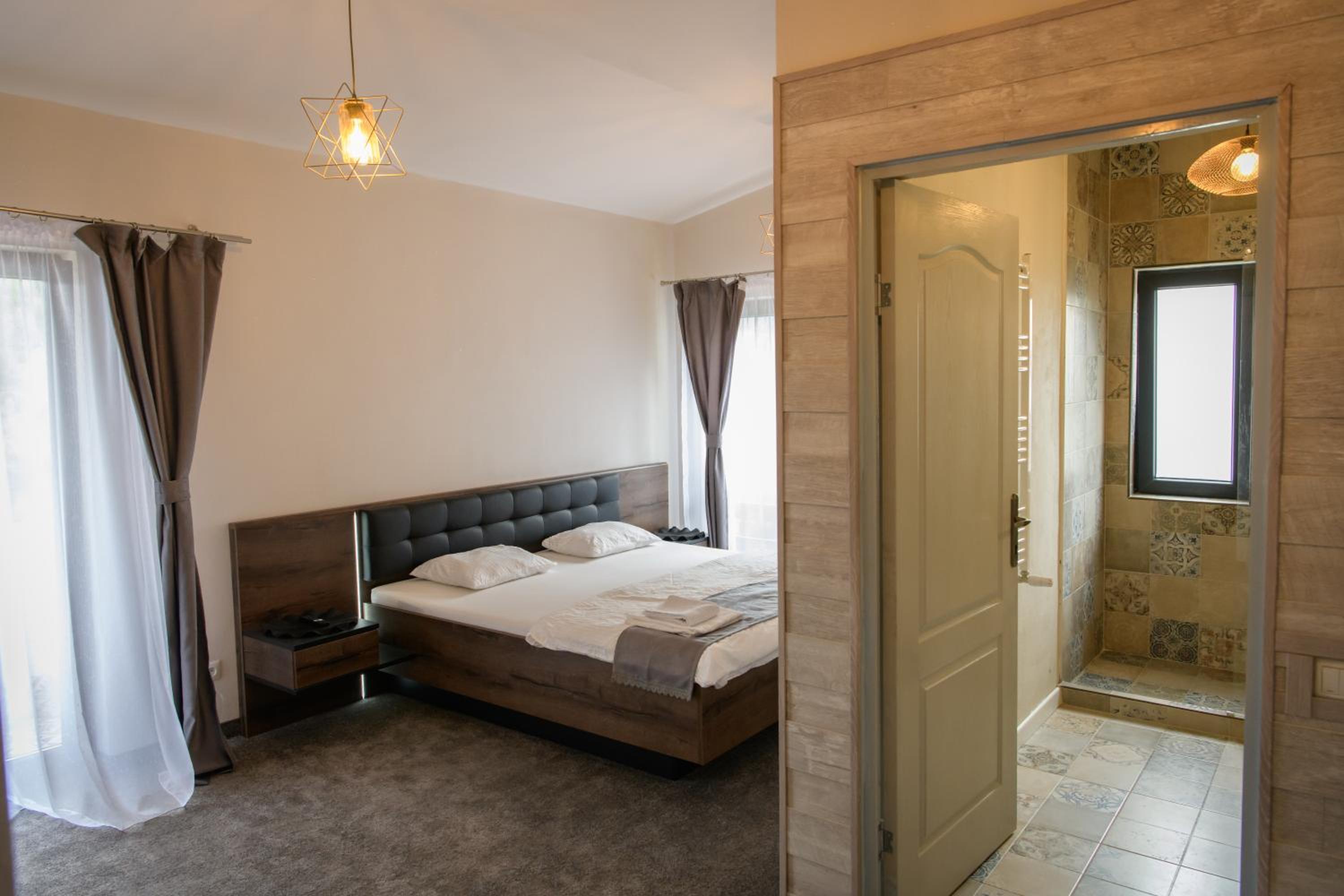 Deluxe Double Room with Balcony photo 1