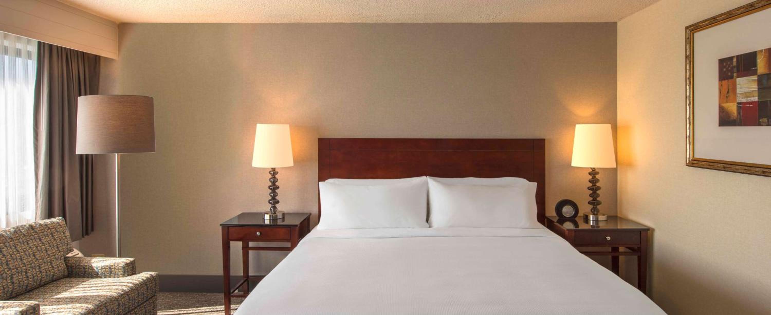 Corner King Room - Photo 2