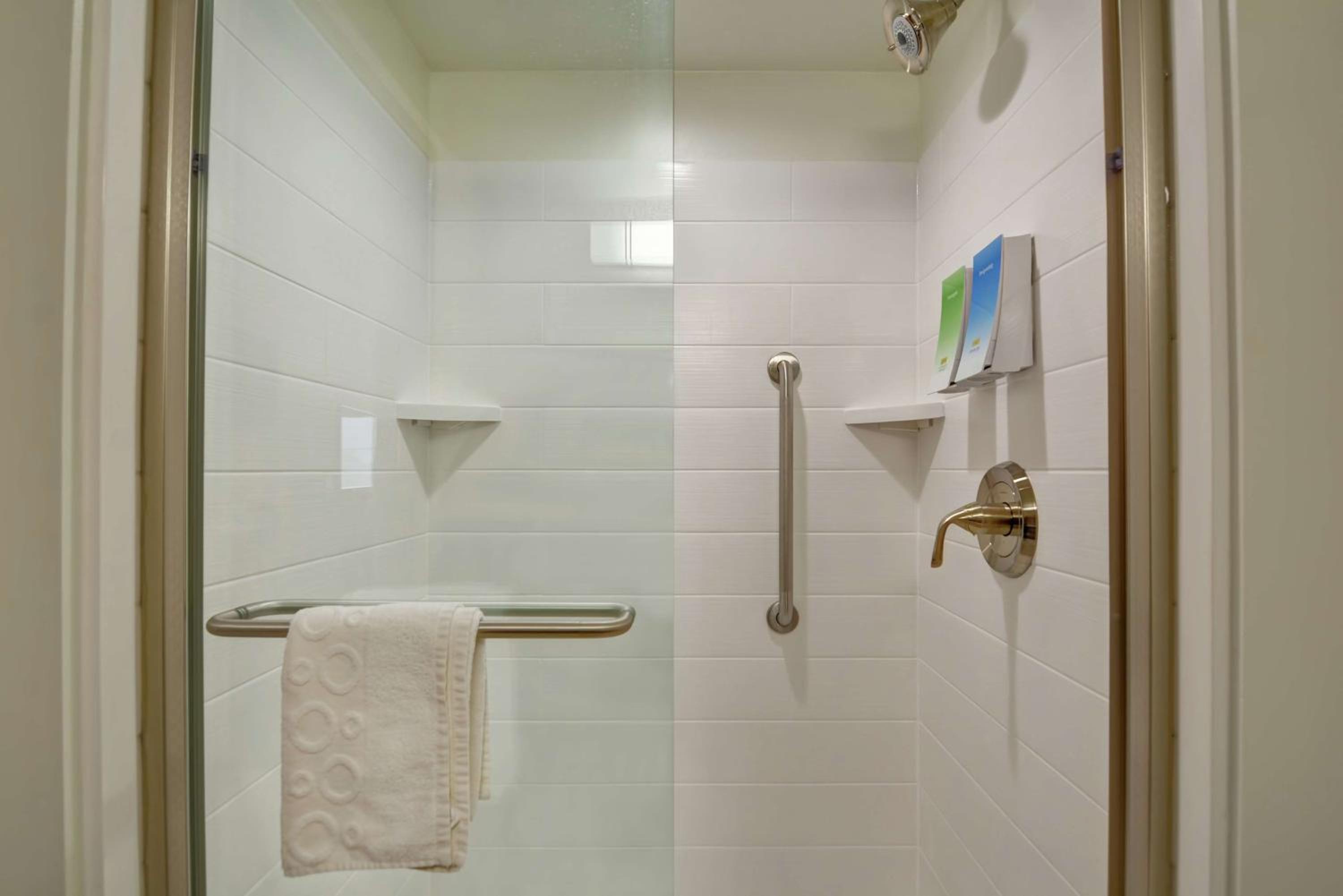 King Studio Suite - Non-Smoking - Photo 3