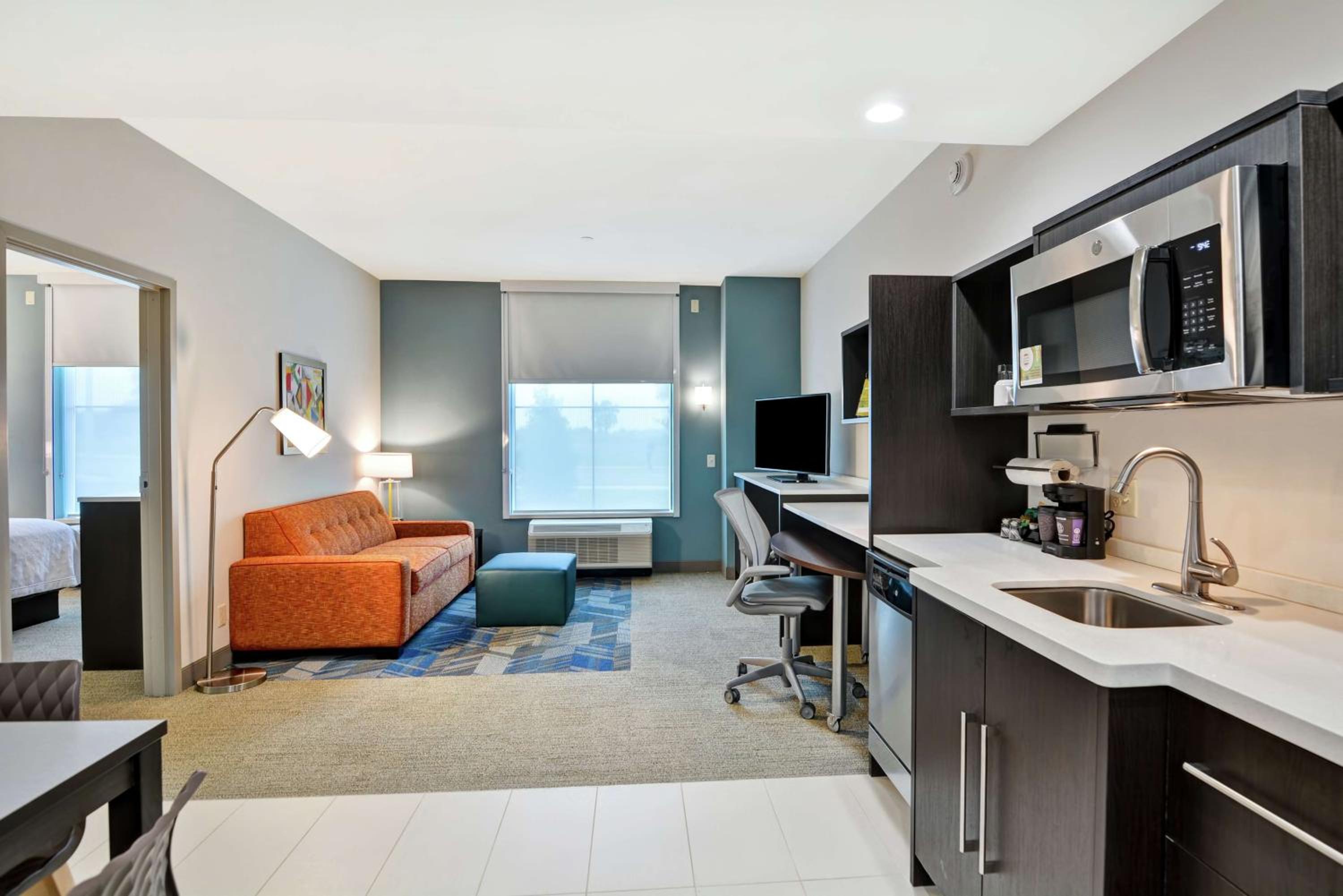 One-Bedroom King Suite - Non-Smoking - Photo 2