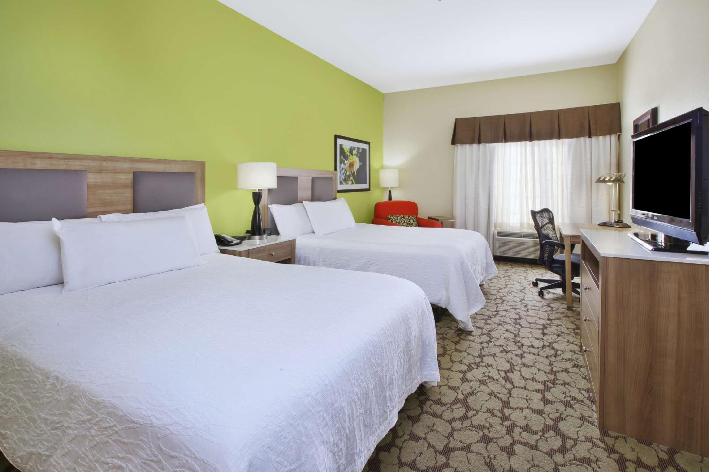 Queen Room with Two Queen Beds and Bath Tub - Mobility/Hearing Accessible - Photo 3