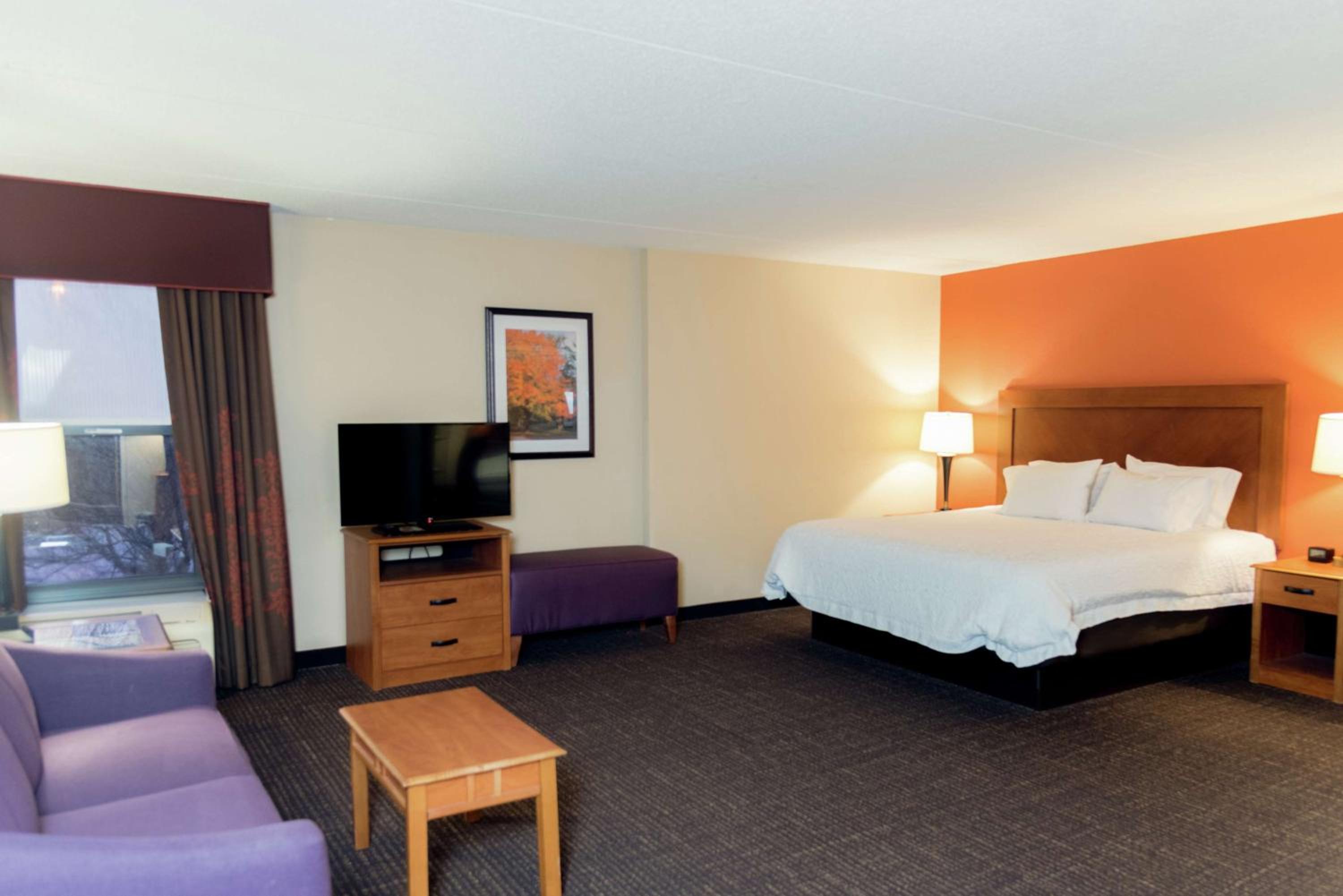 King Room with Sofa Bed - Non-Smoking - Photo 5