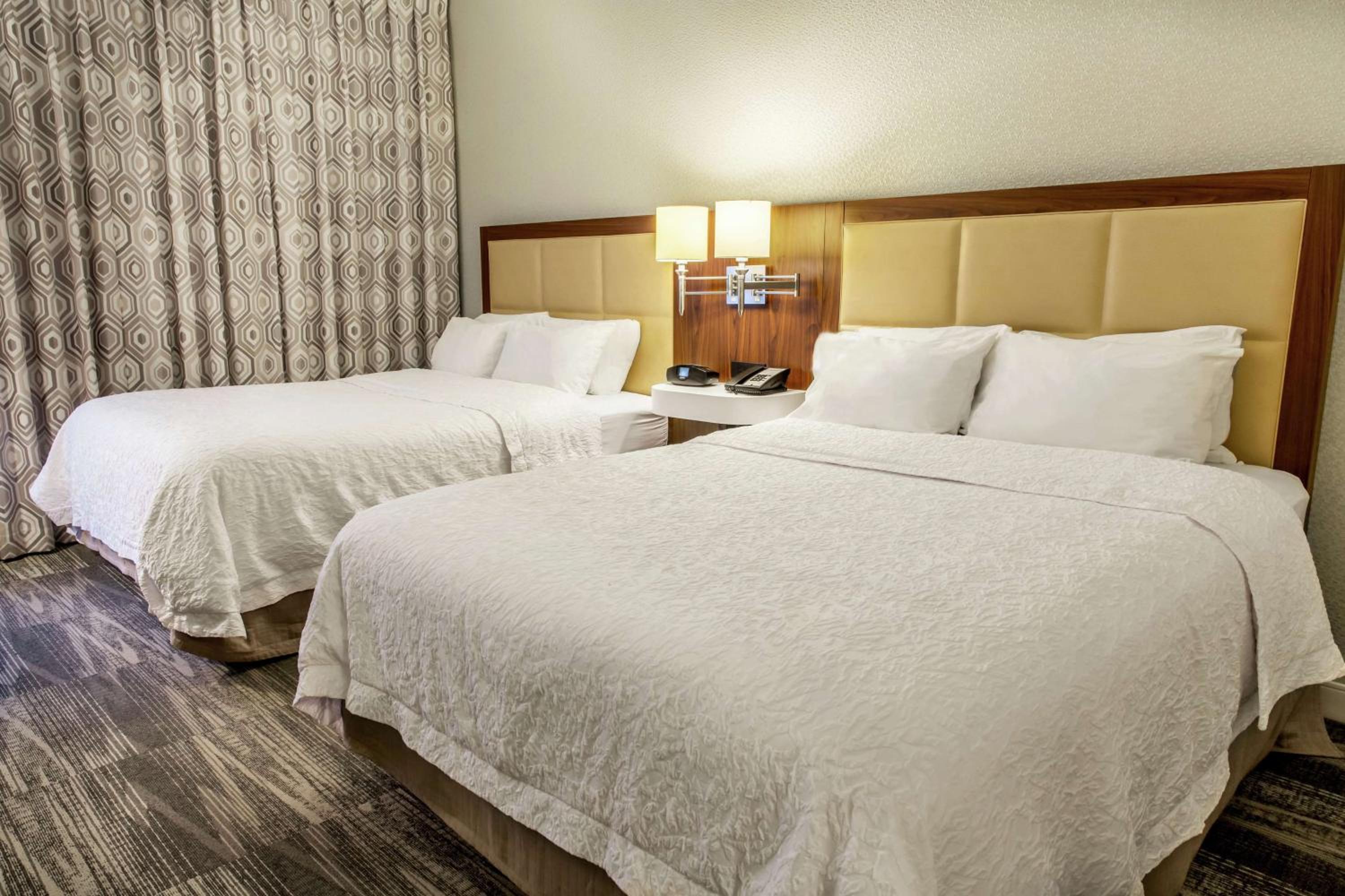 Room with Two Queen Beds - Non-Smoking - Photo 1