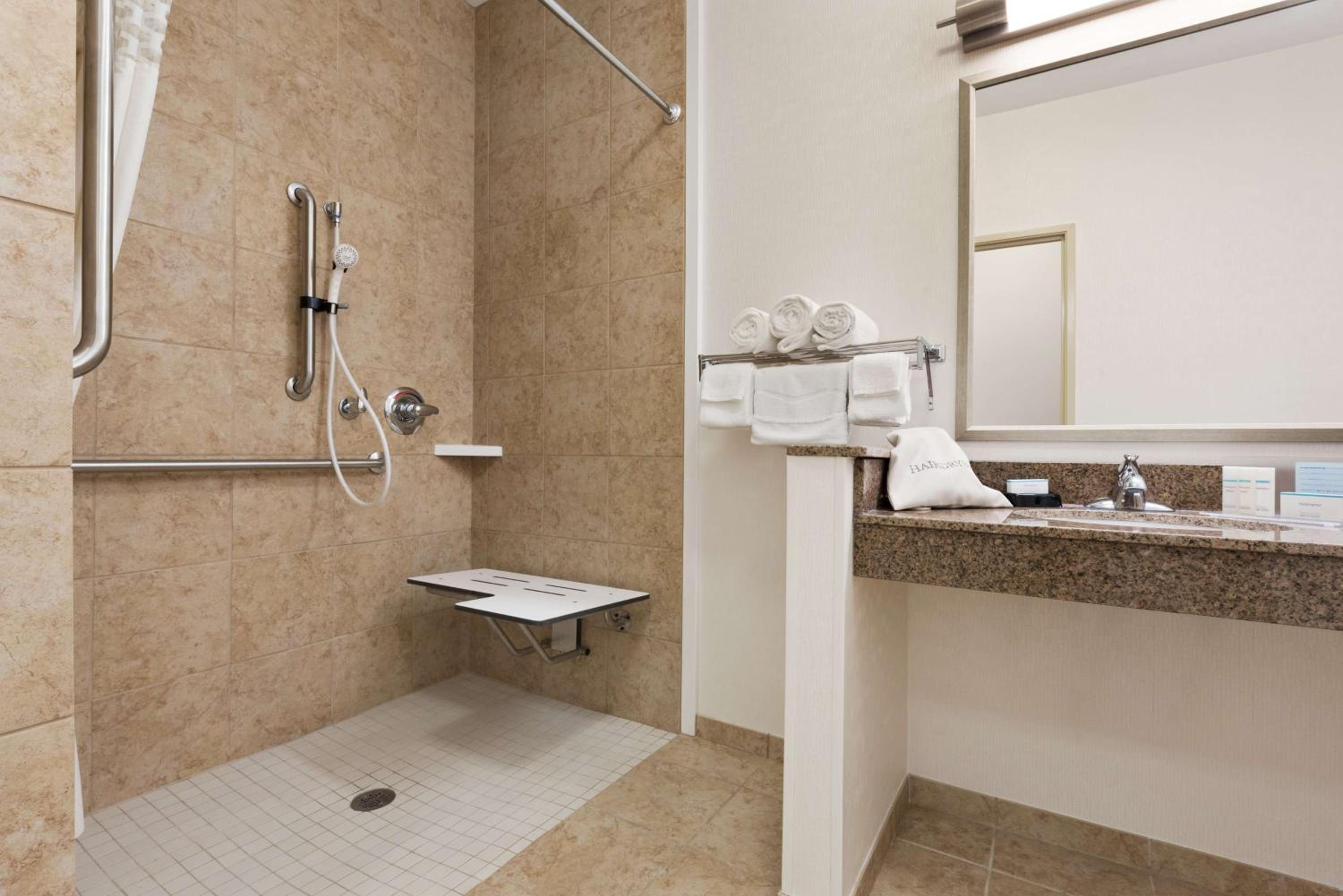 King Room - Mobility Access/Non-Smoking - Photo 5