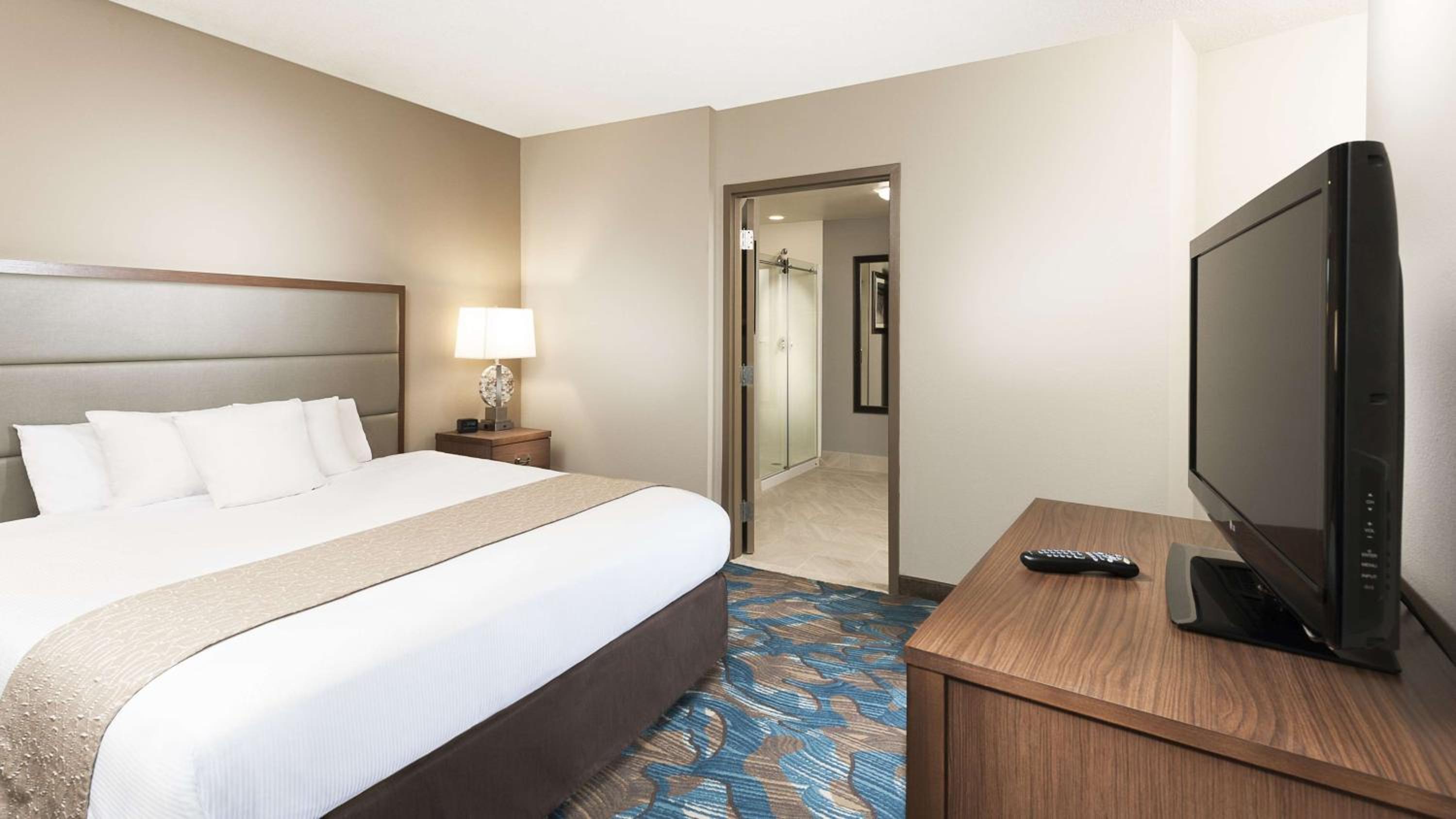 King Suite - Non-Smoking - Photo 1