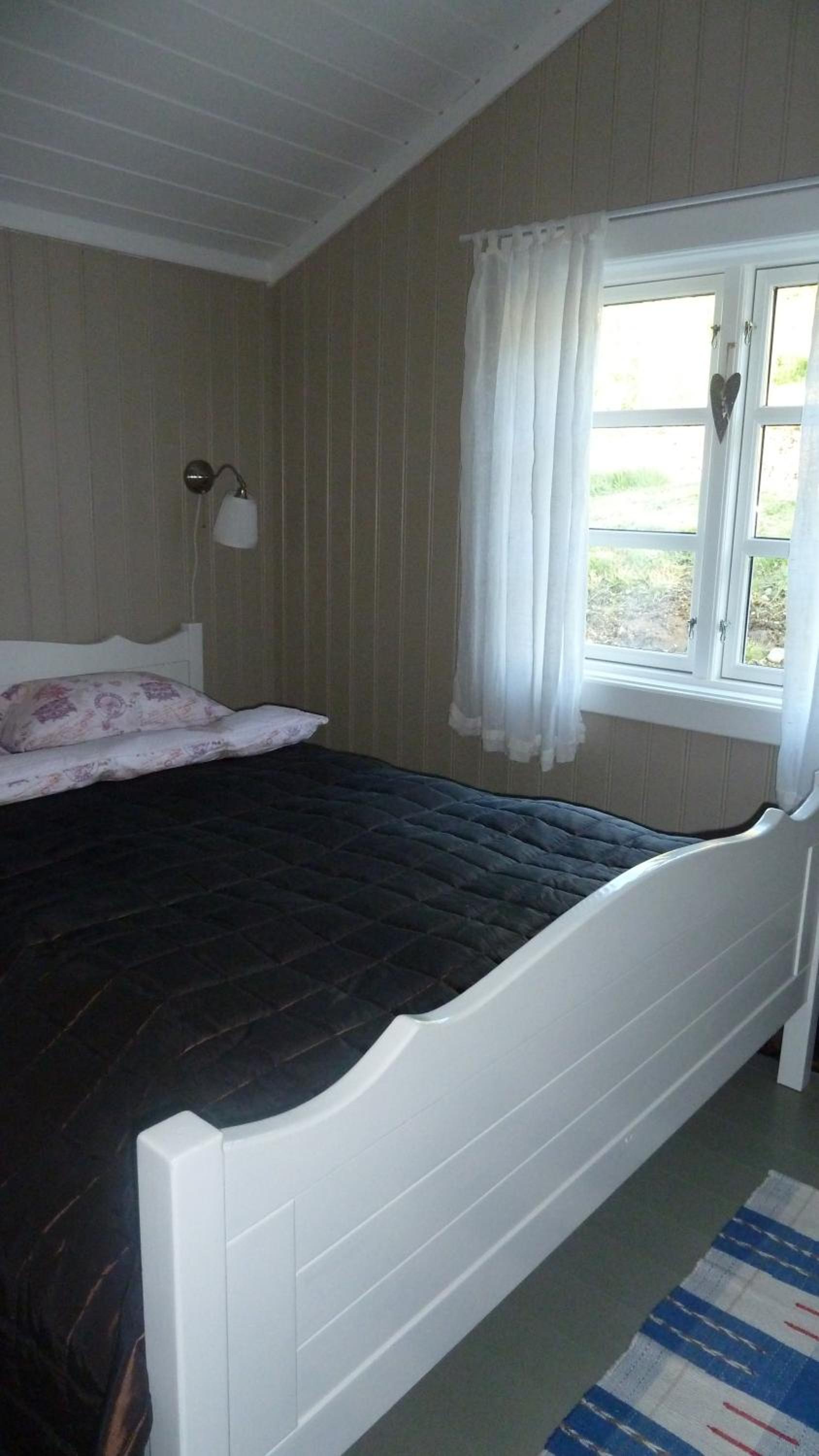 Two-Bedroom House - Photo 15