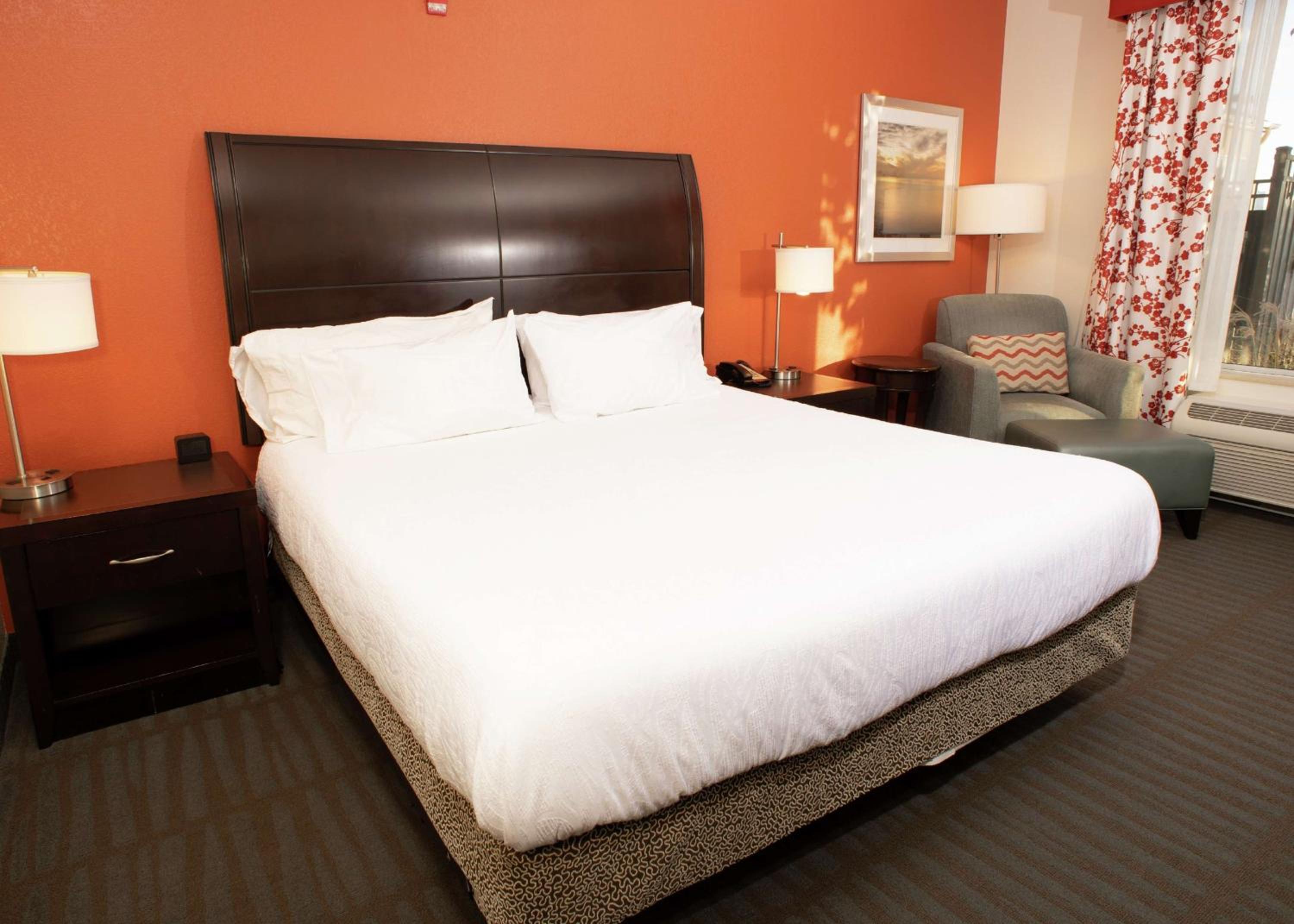 King Room - Hearing Access - Photo 1