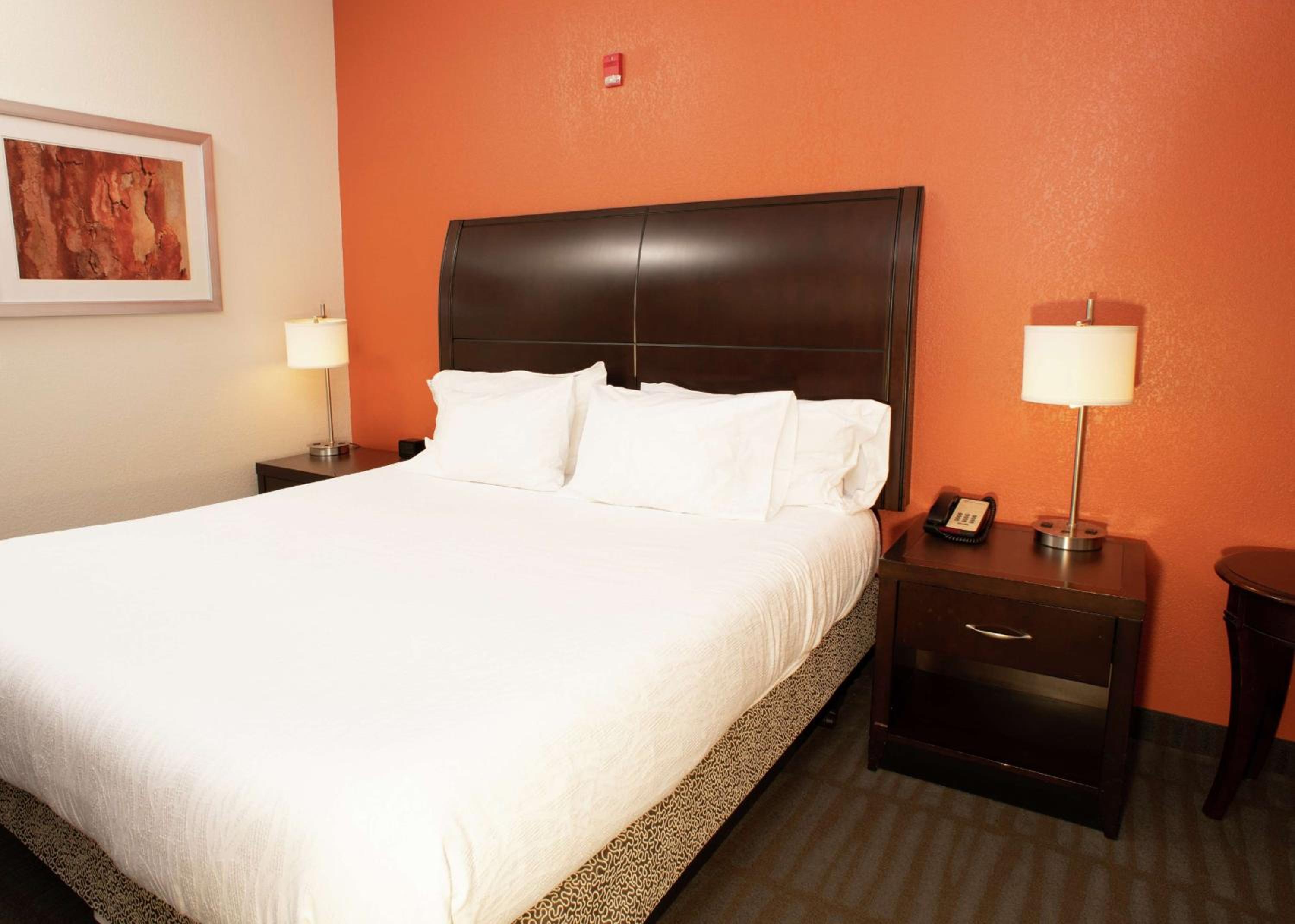 King Room - Hearing Access - Photo 5