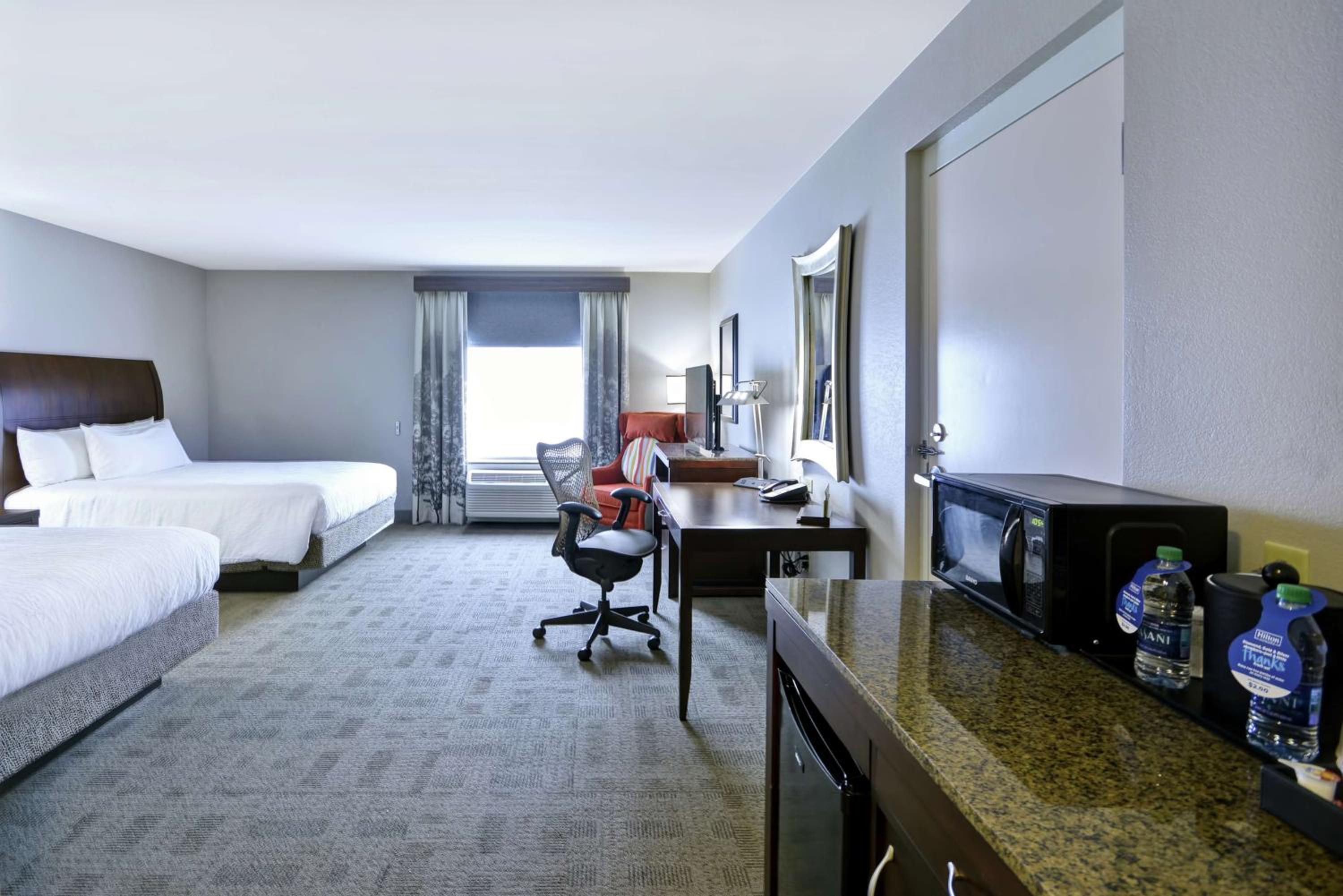 Queen Room with Two Queen Beds - Mobility Access - Photo 2