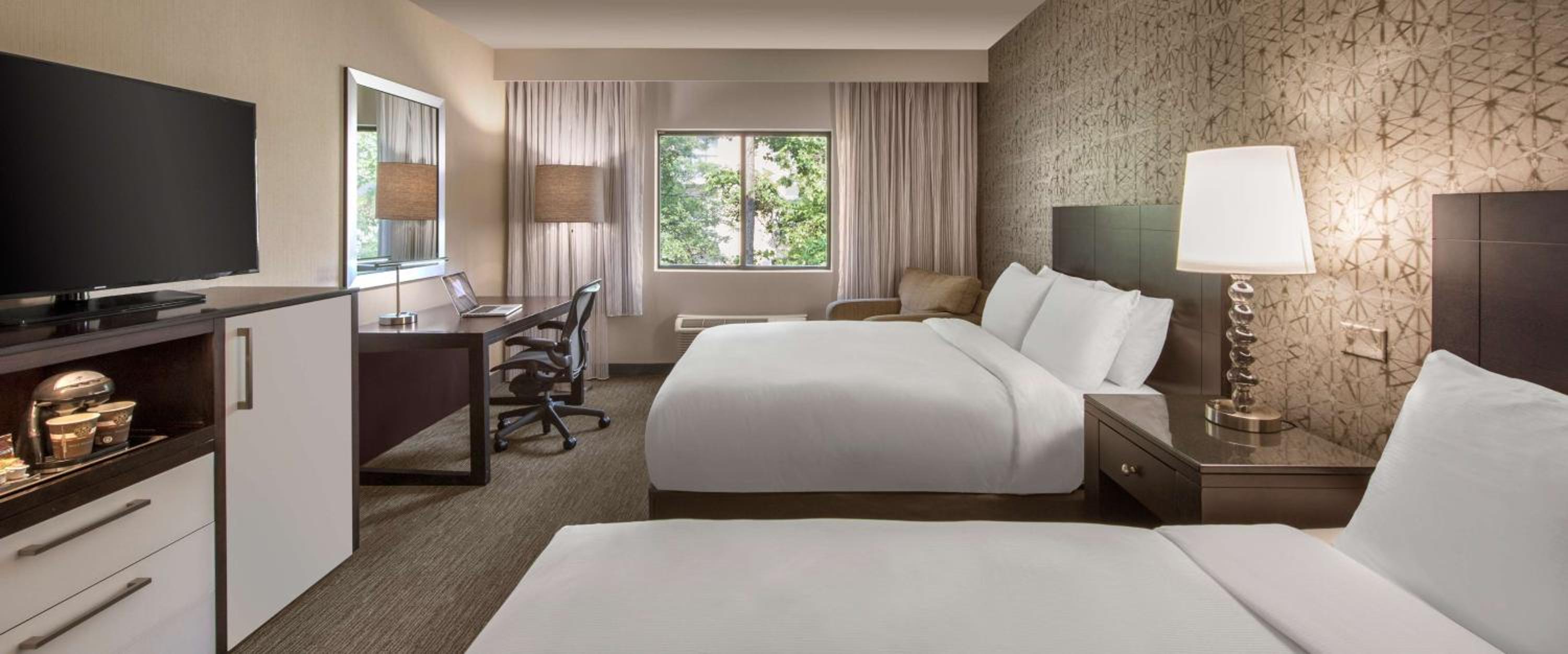 Double Room with Two Double Beds - Non-Smoking - Photo 1