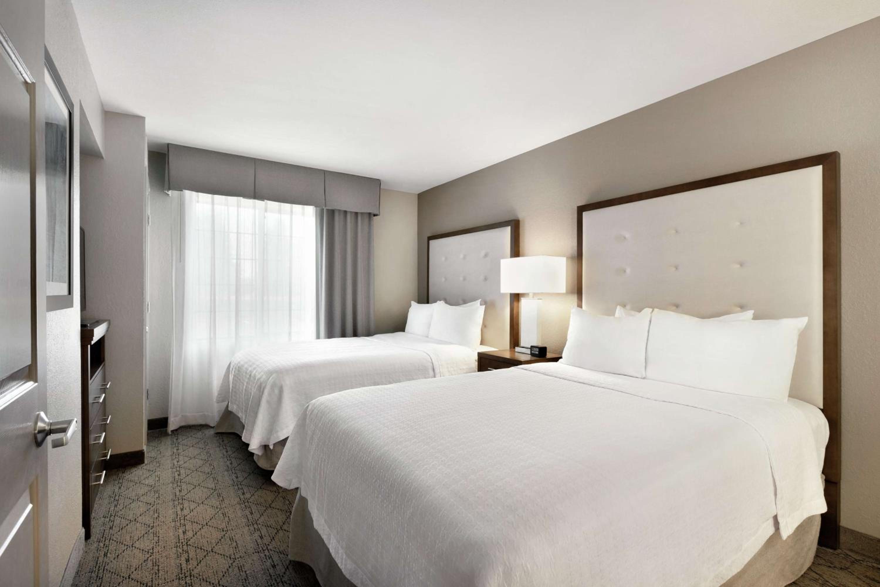 One-Bedroom Suite with Two Double Beds - Non-Smoking - Photo 1