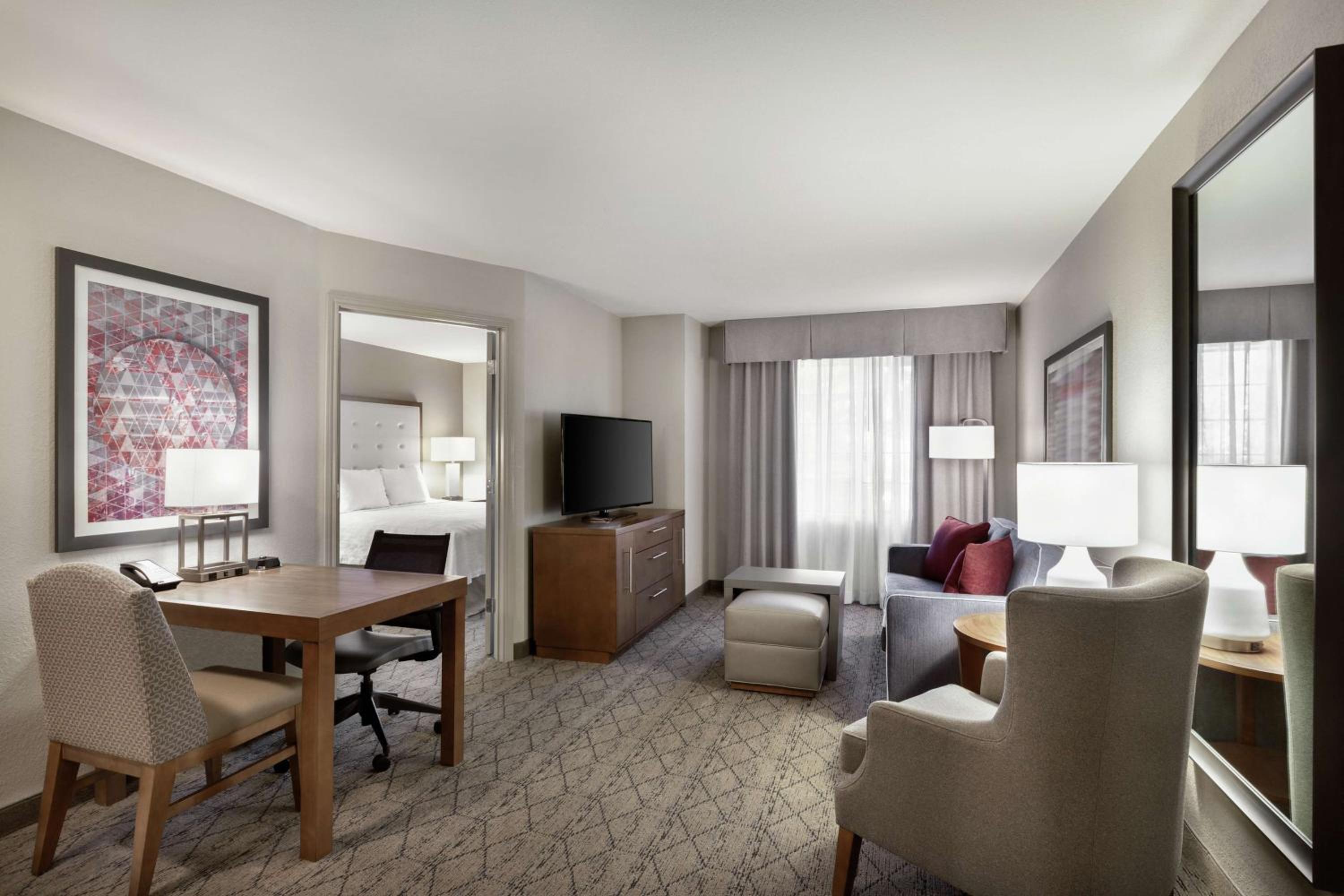 One-Bedroom King Suite - Non-Smoking - Photo 3
