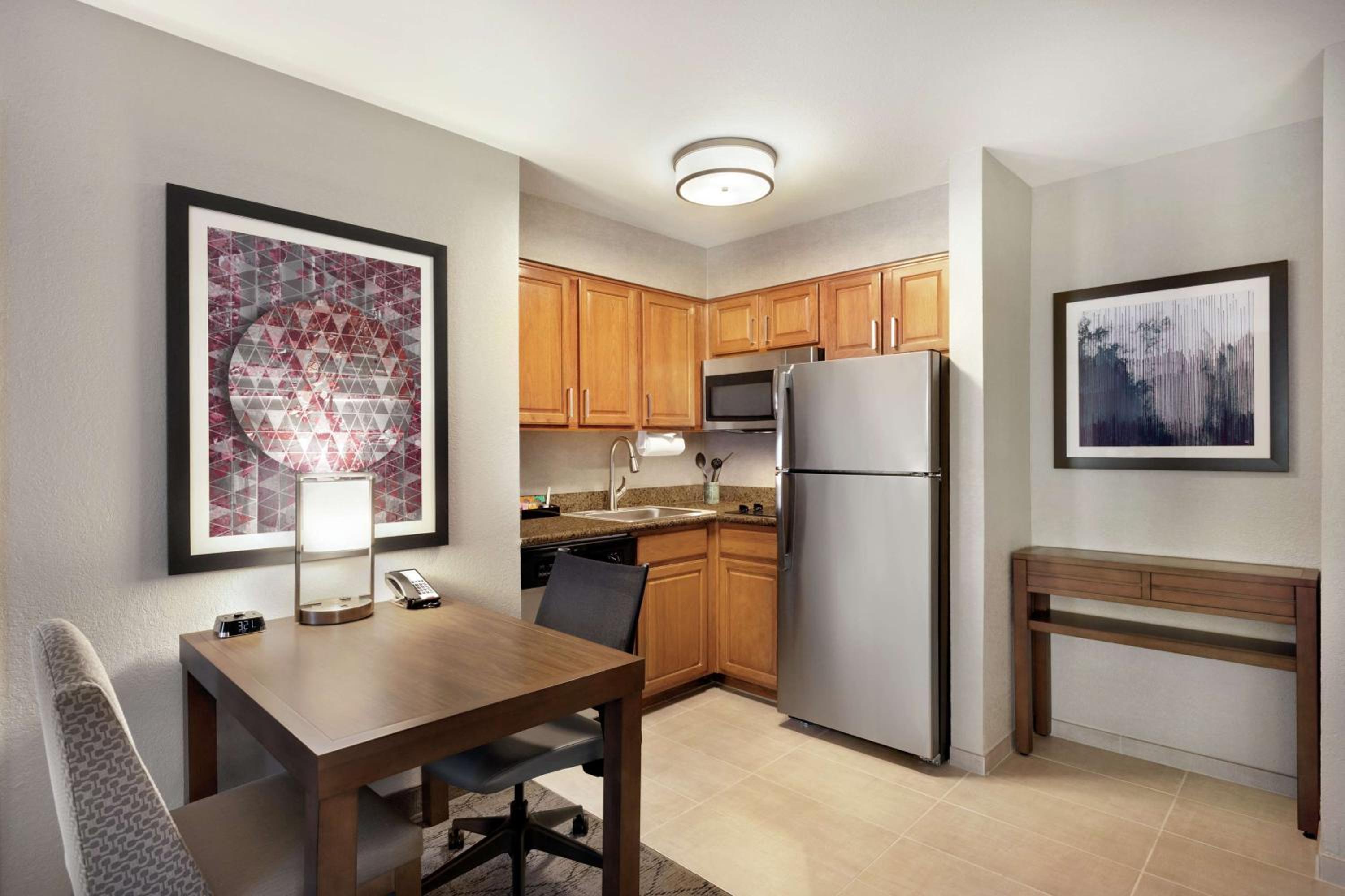 One-Bedroom Suite with Two Double Beds - Non-Smoking - Photo 2