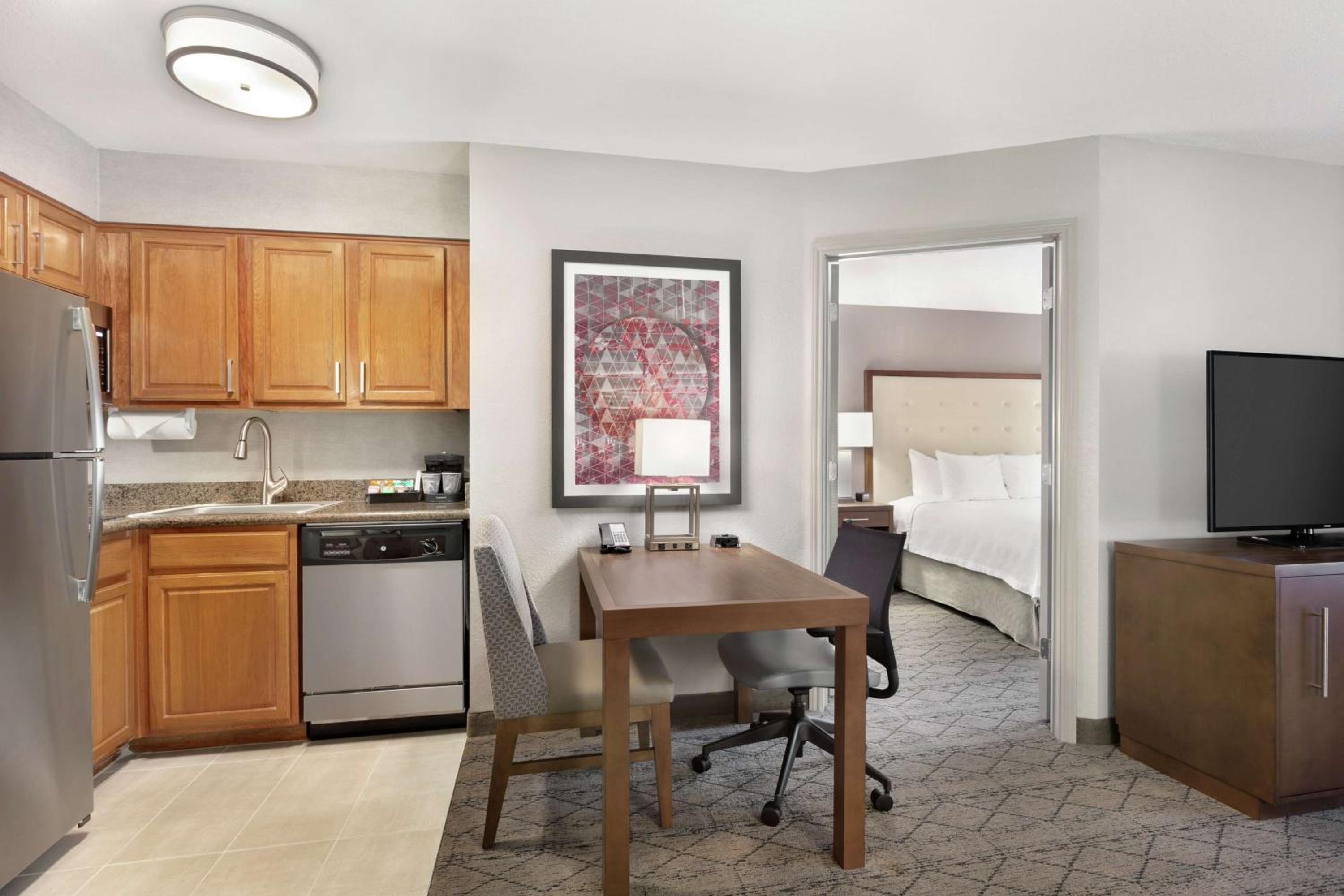 One-Bedroom King Suite - Non-Smoking - Photo 2