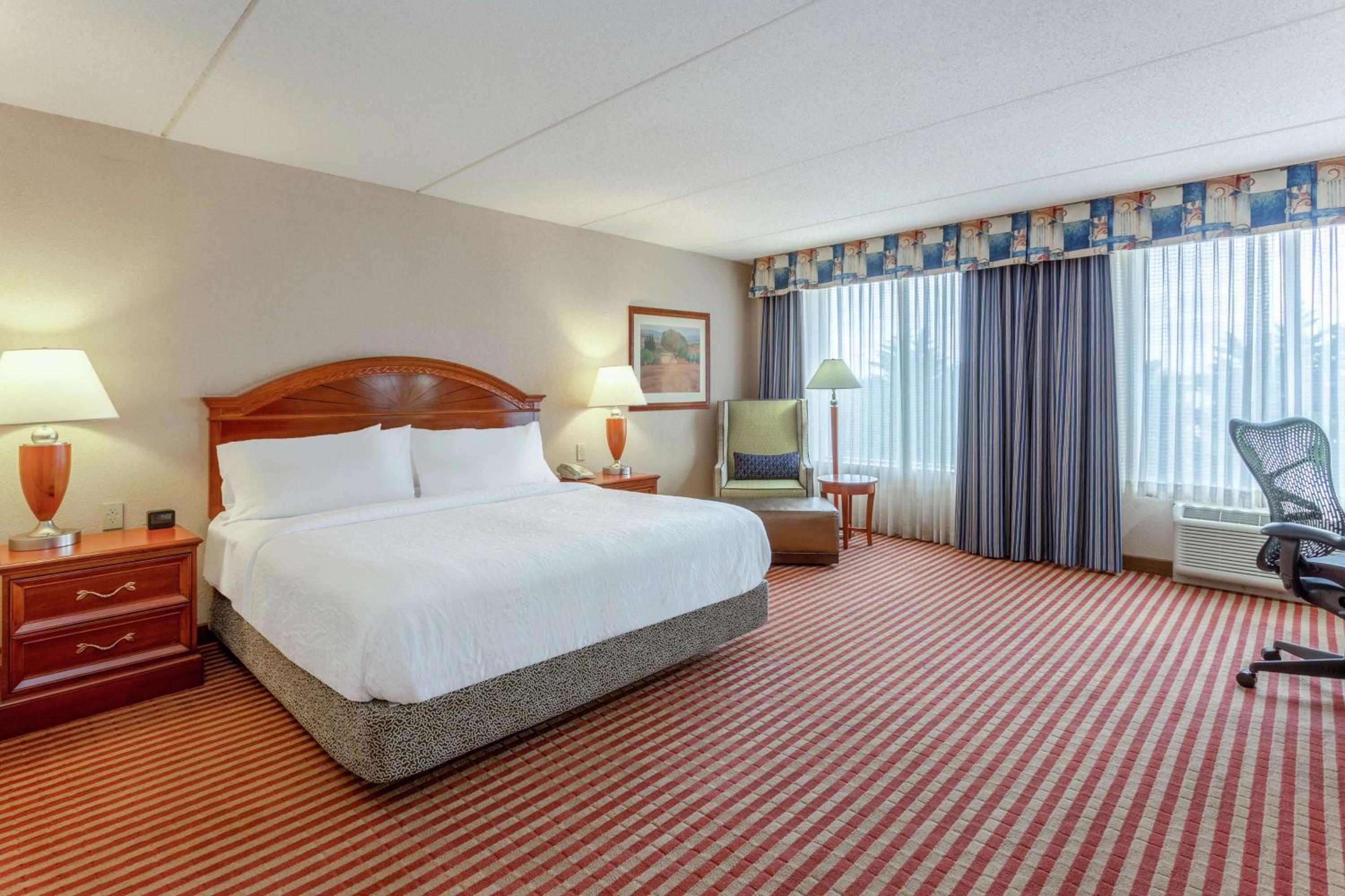 King Room with Roll-In Shower - Mobility/Hearing Accessible
