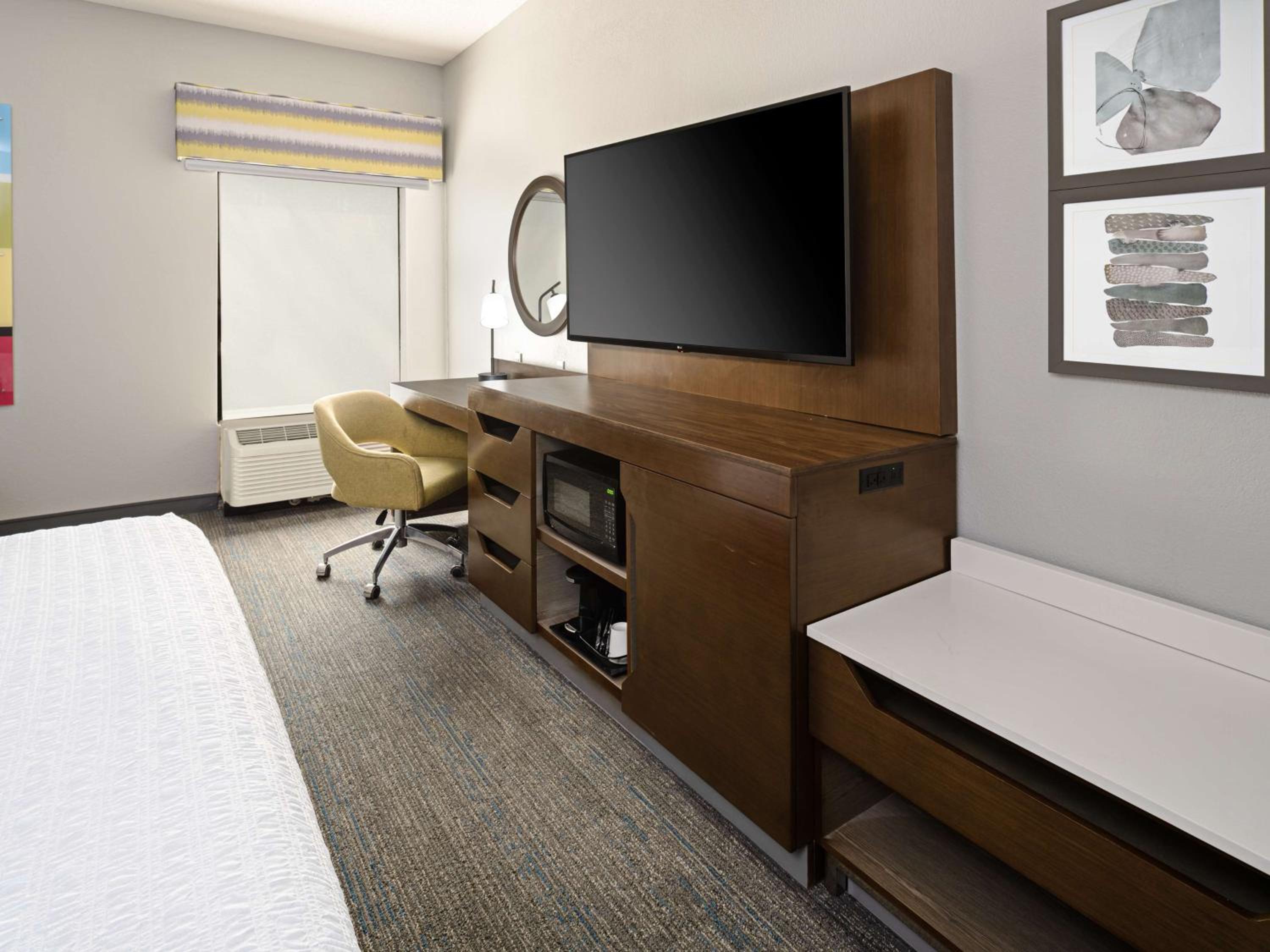 King Room - Mobility Access/Non-Smoking - Photo 3