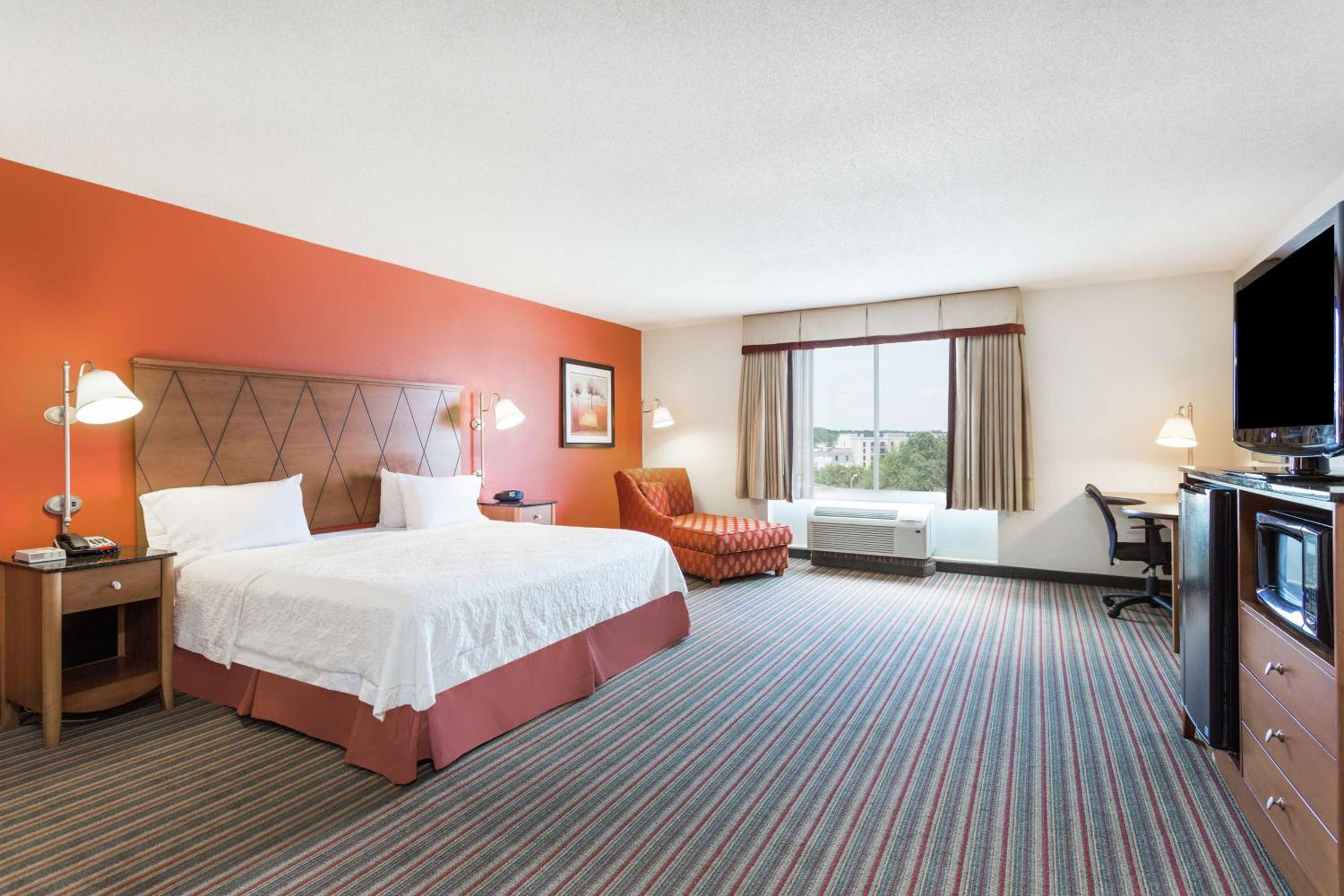 King Room - Mobility Access/Non-Smoking photo 2