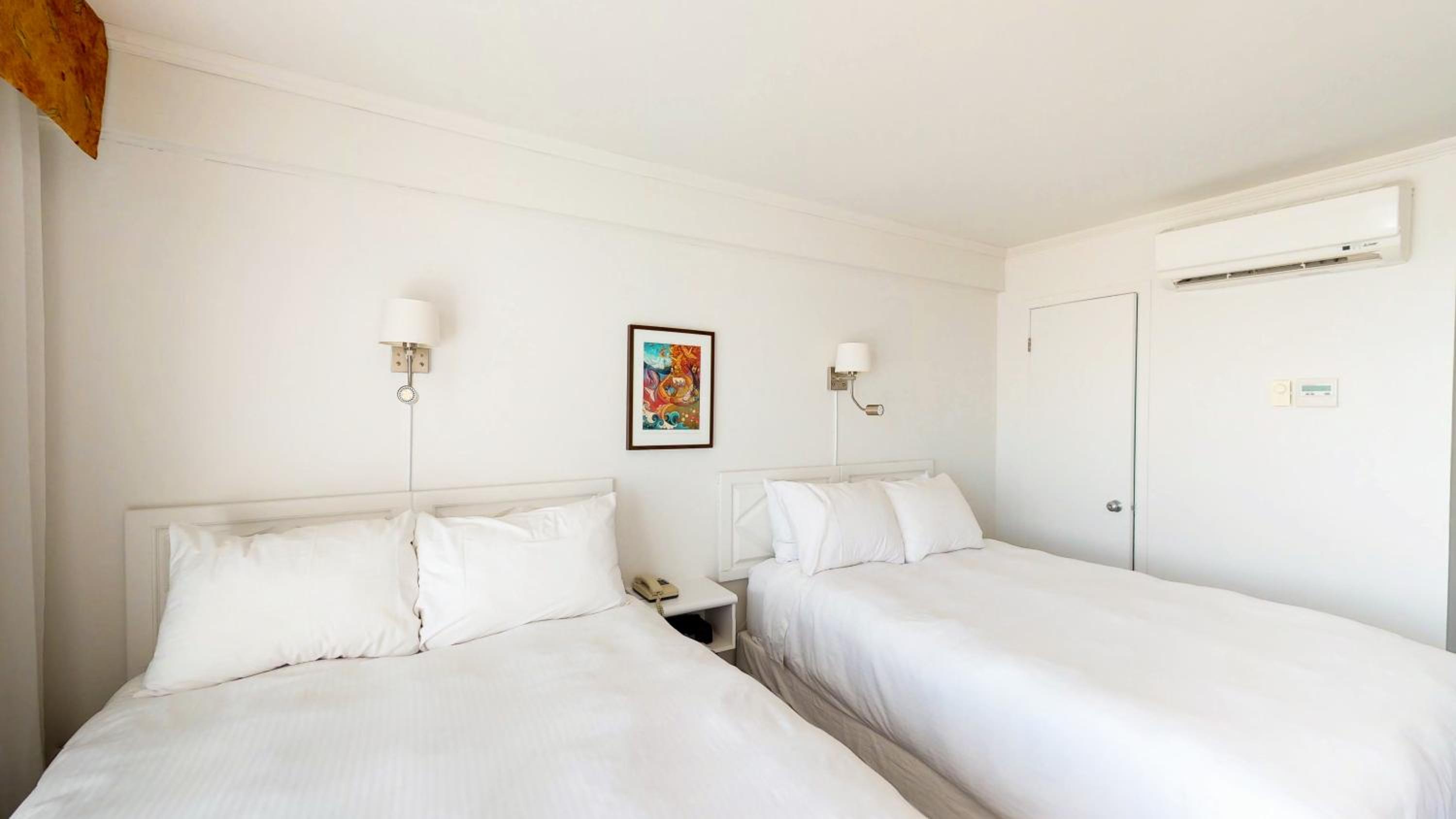 Double Room With Two Double Beds With Sea View photo 1