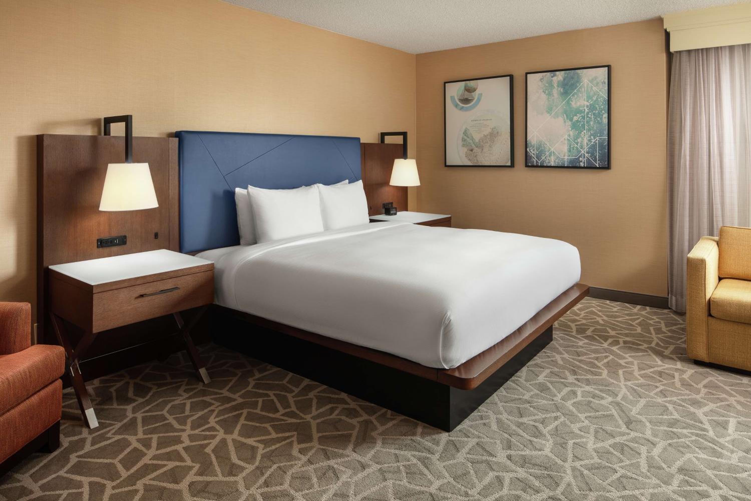 Junior King Suite - Non-Smoking - Photo 3