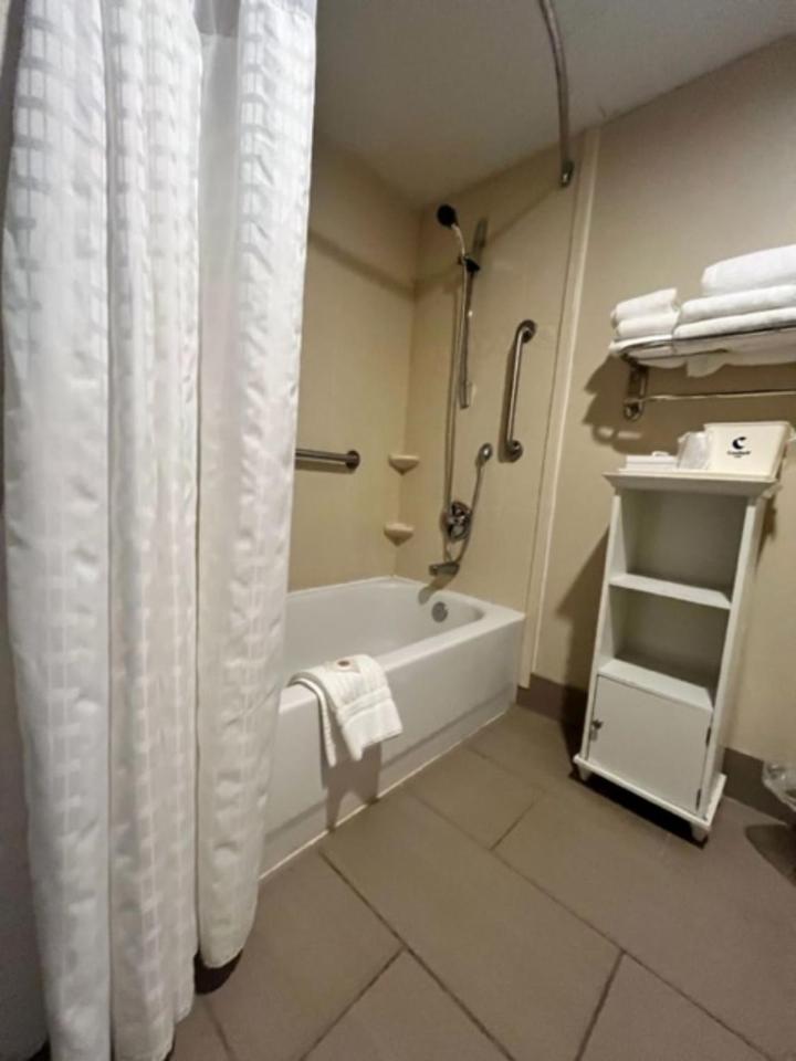 Queen Room - Accessible/Nonsmoking - Photo 3