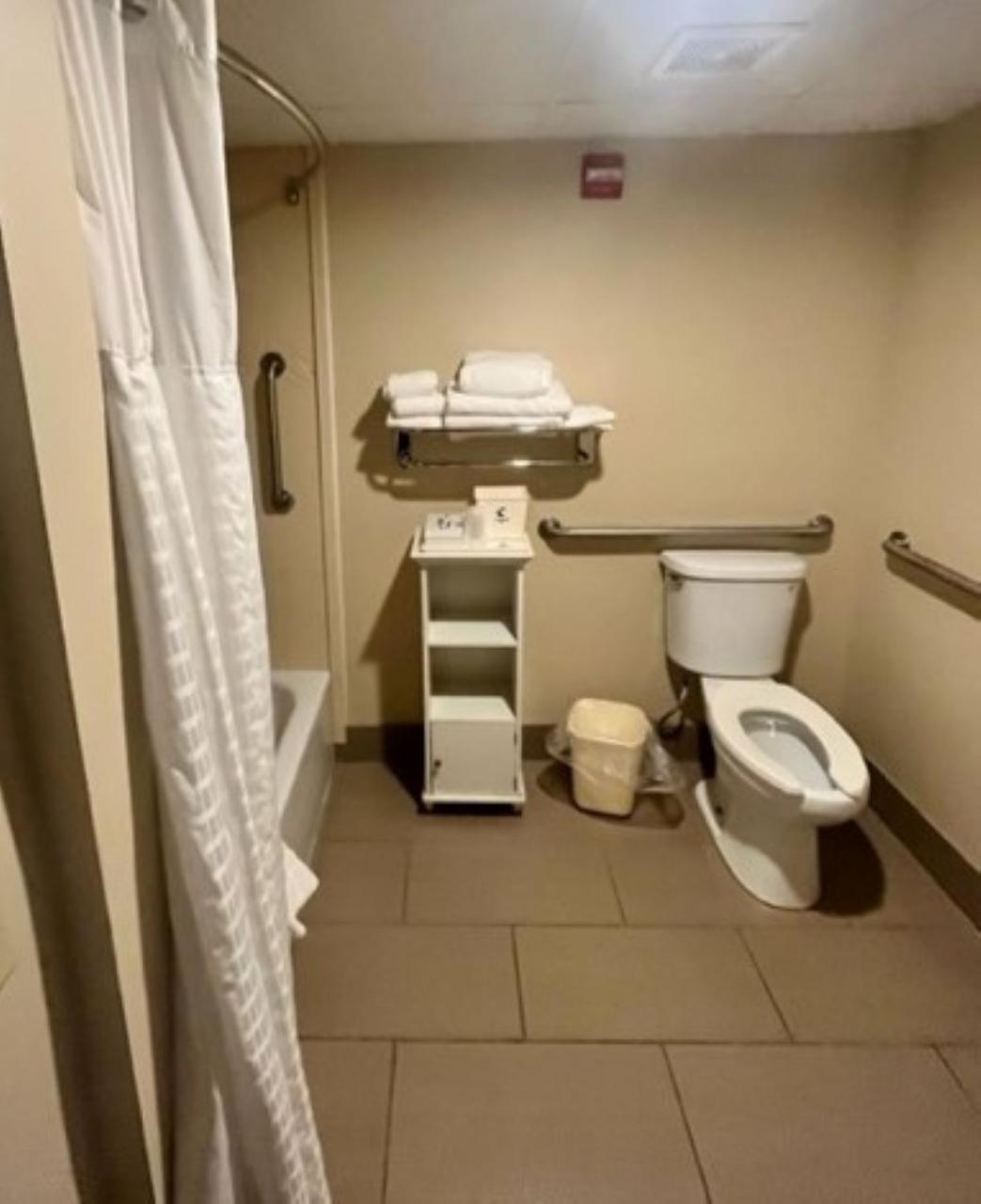 Queen Room - Accessible/Nonsmoking - Photo 4