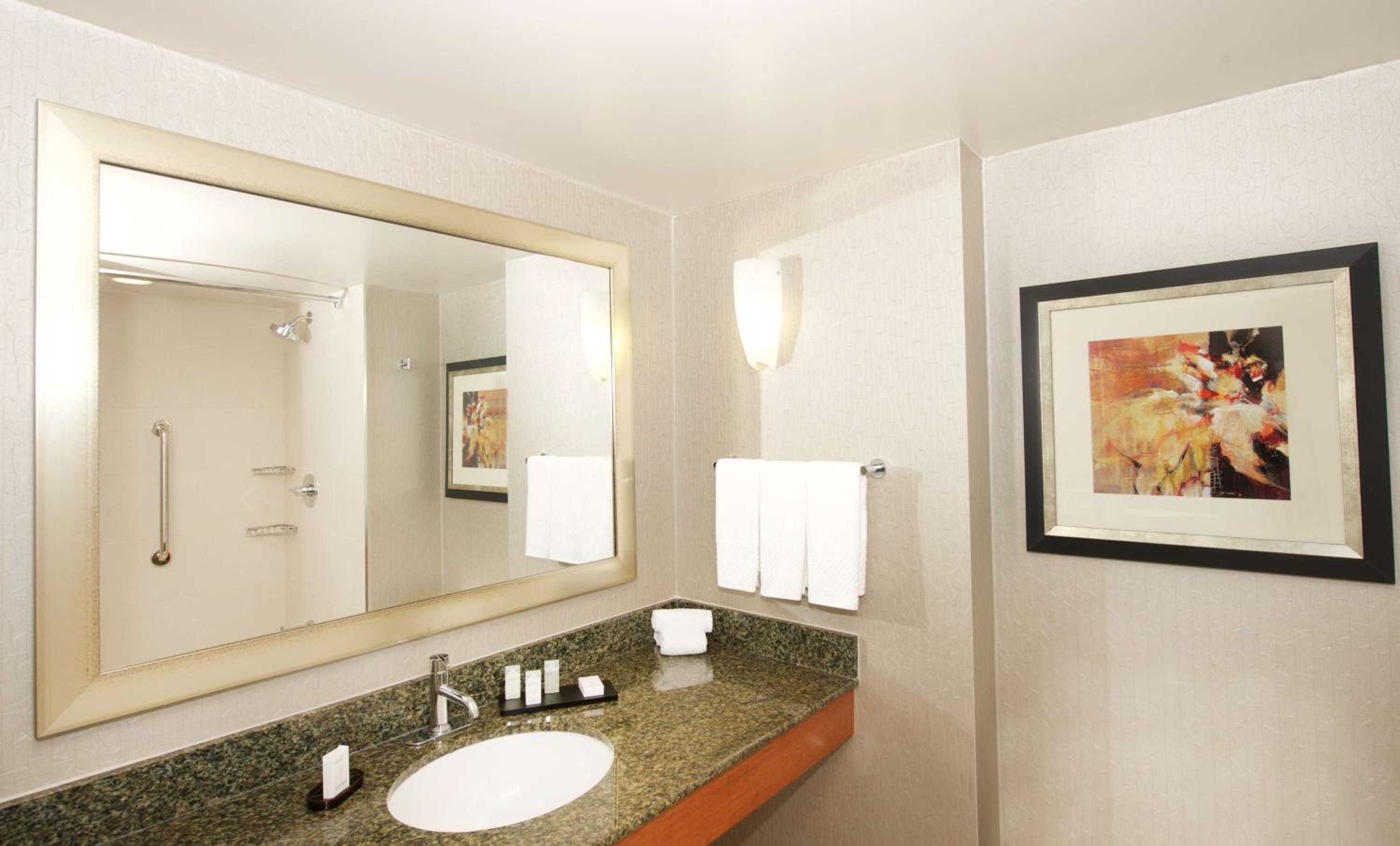 Double Room with Two Double Beds - High Floor/Non-Smoking photo 2