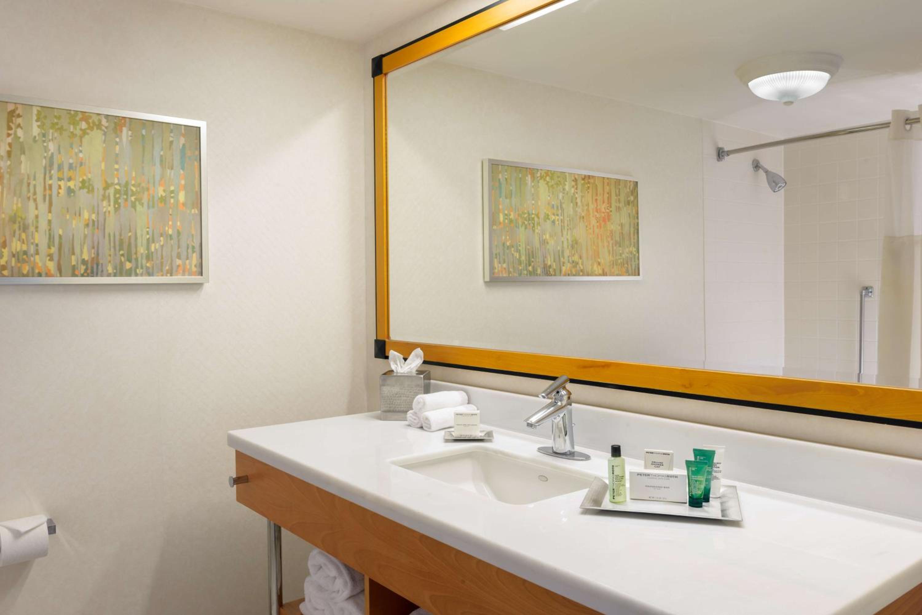 Deluxe King Room - Photo 3