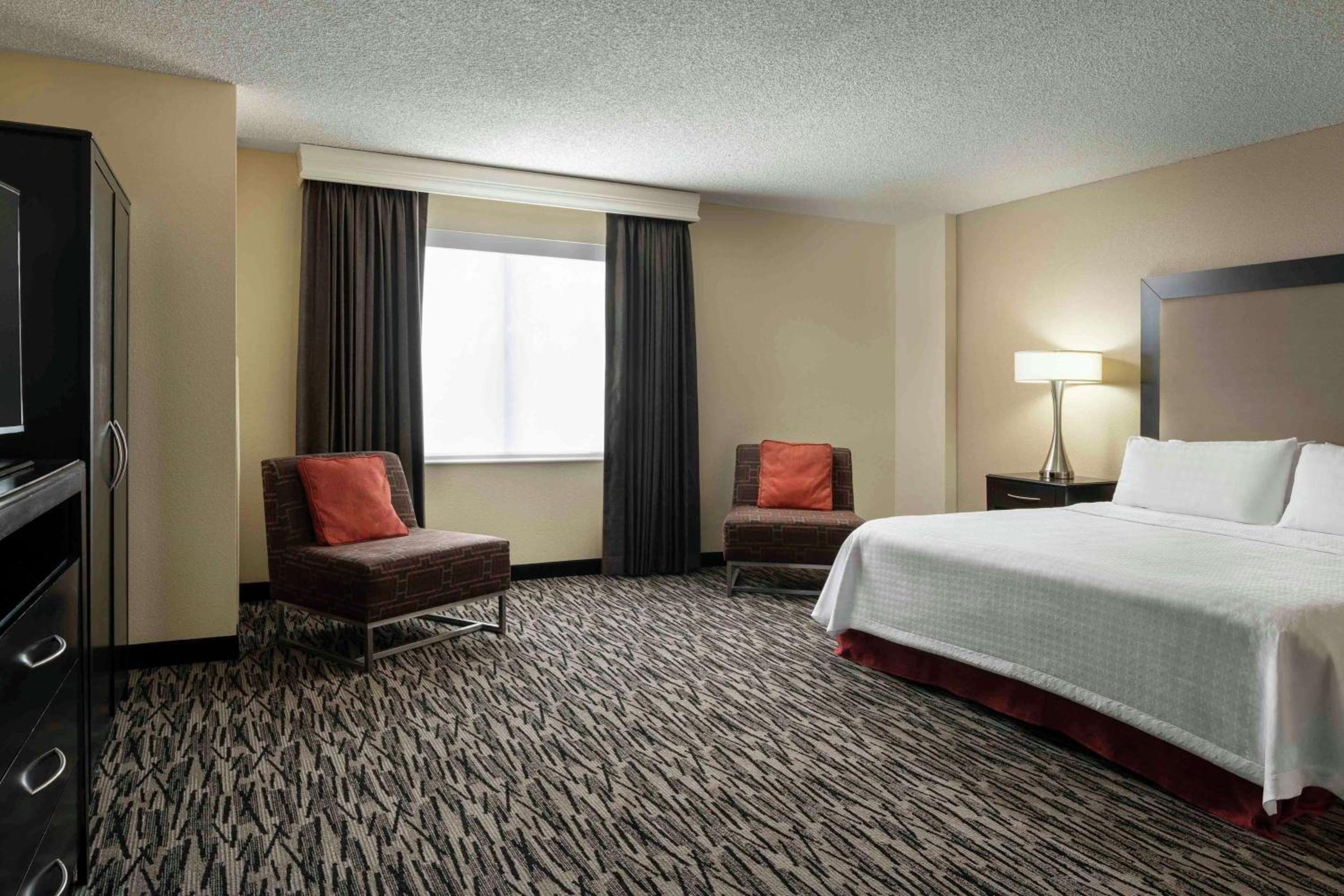 King Suite - Mobility Access/Non-Smoking - Photo 1