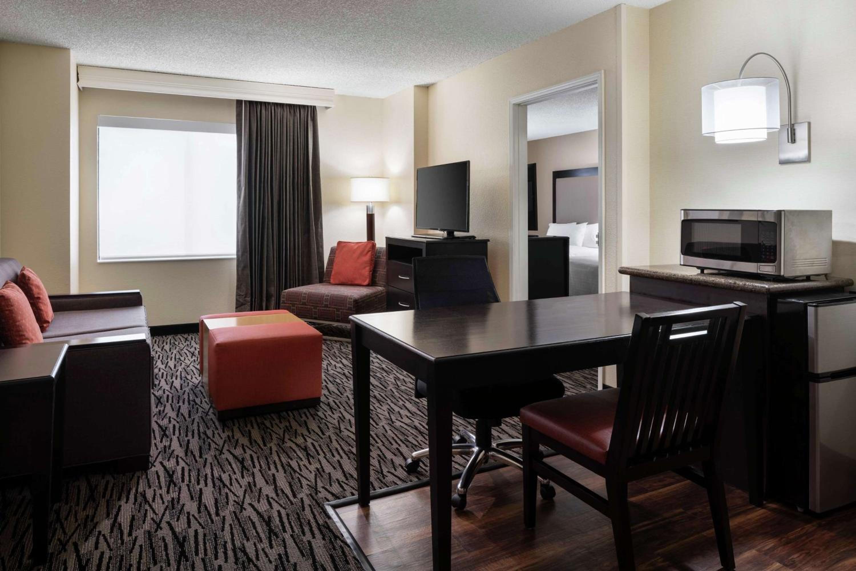 King Suite - Mobility Access/Non-Smoking - Photo 4