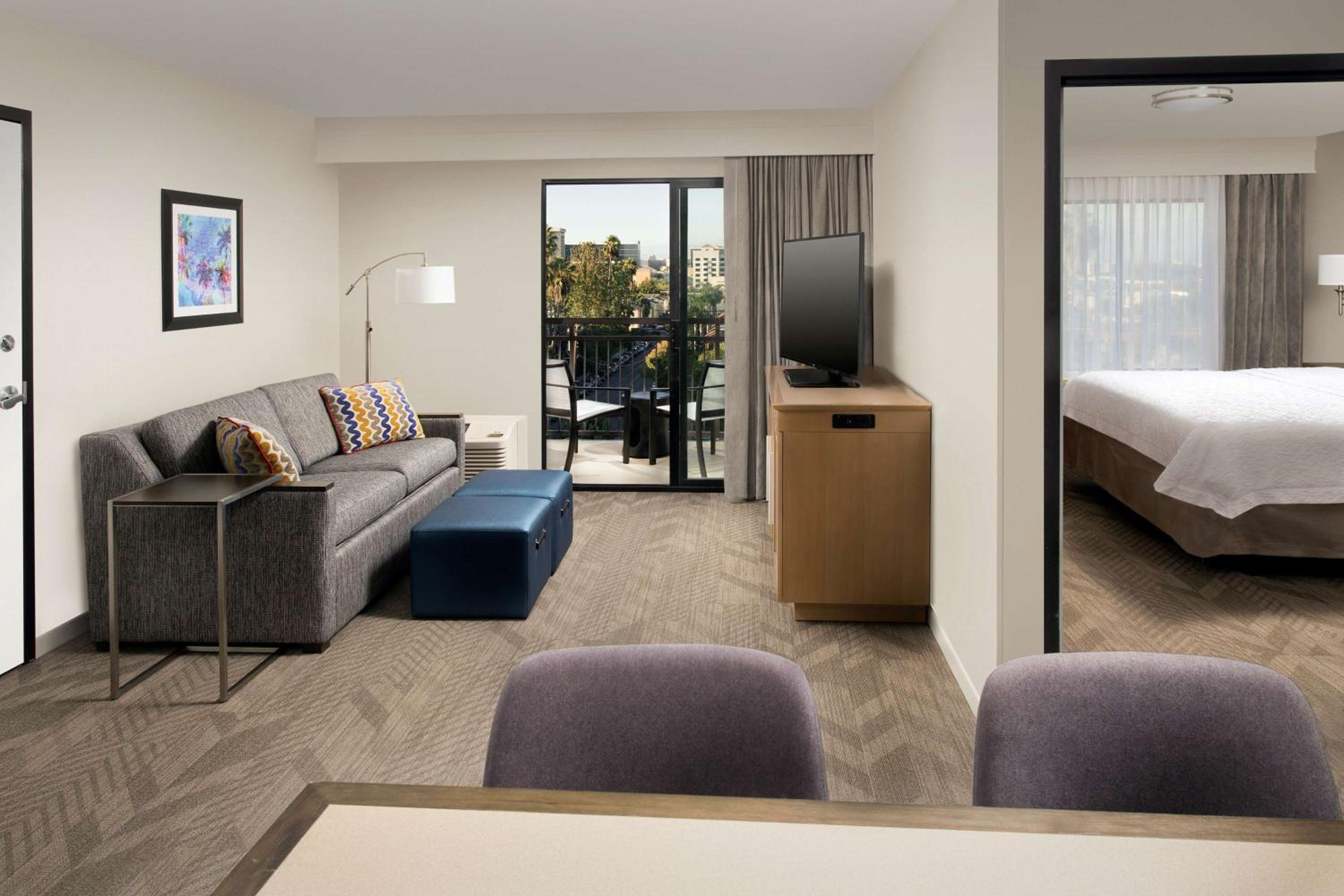 One-Bedroom King Suite with Balcony - Non-Smoking