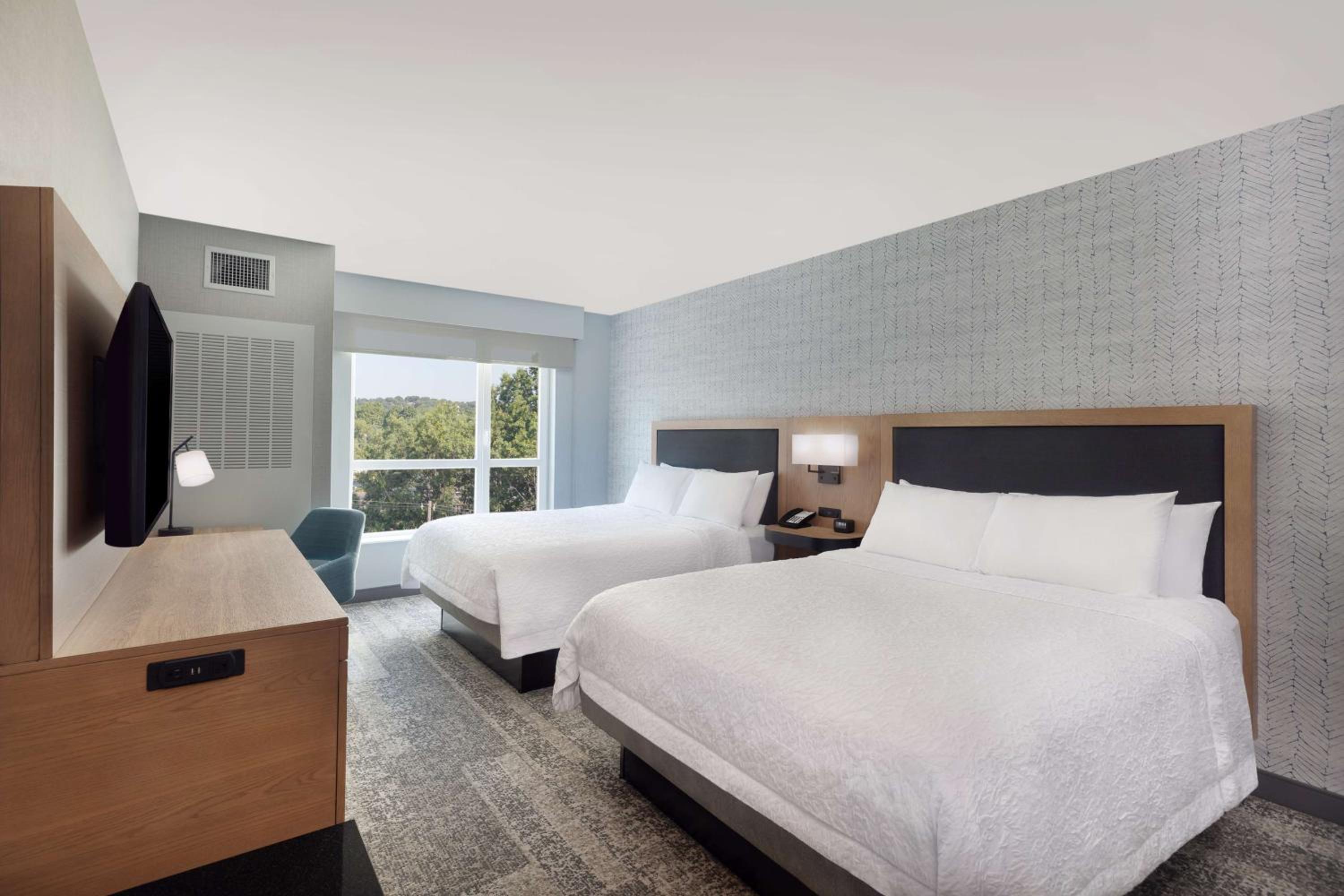 Queen Room with Two Queen Beds - Photo 1