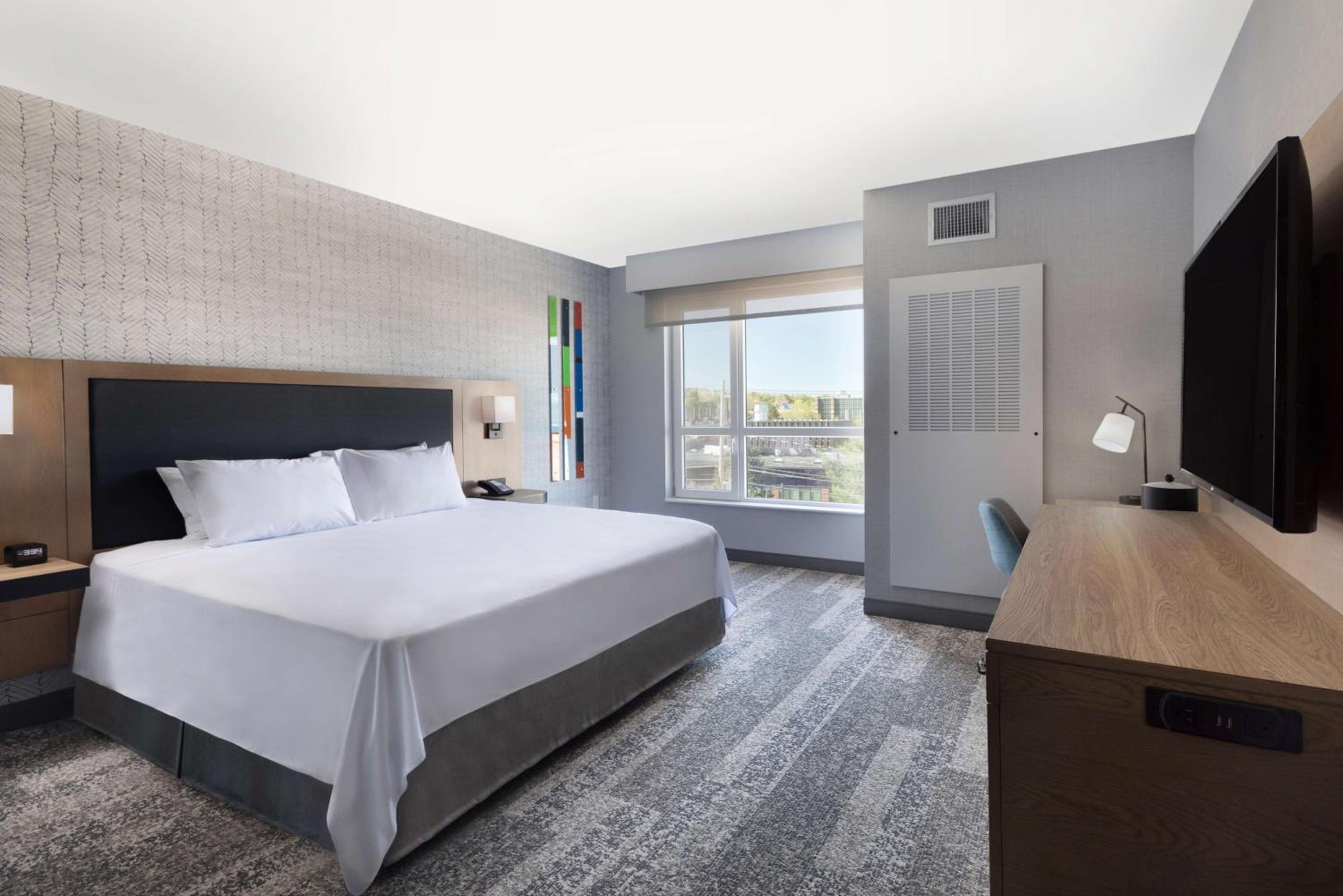 King Room - Hearing Access/Non-Smoking - Photo 1