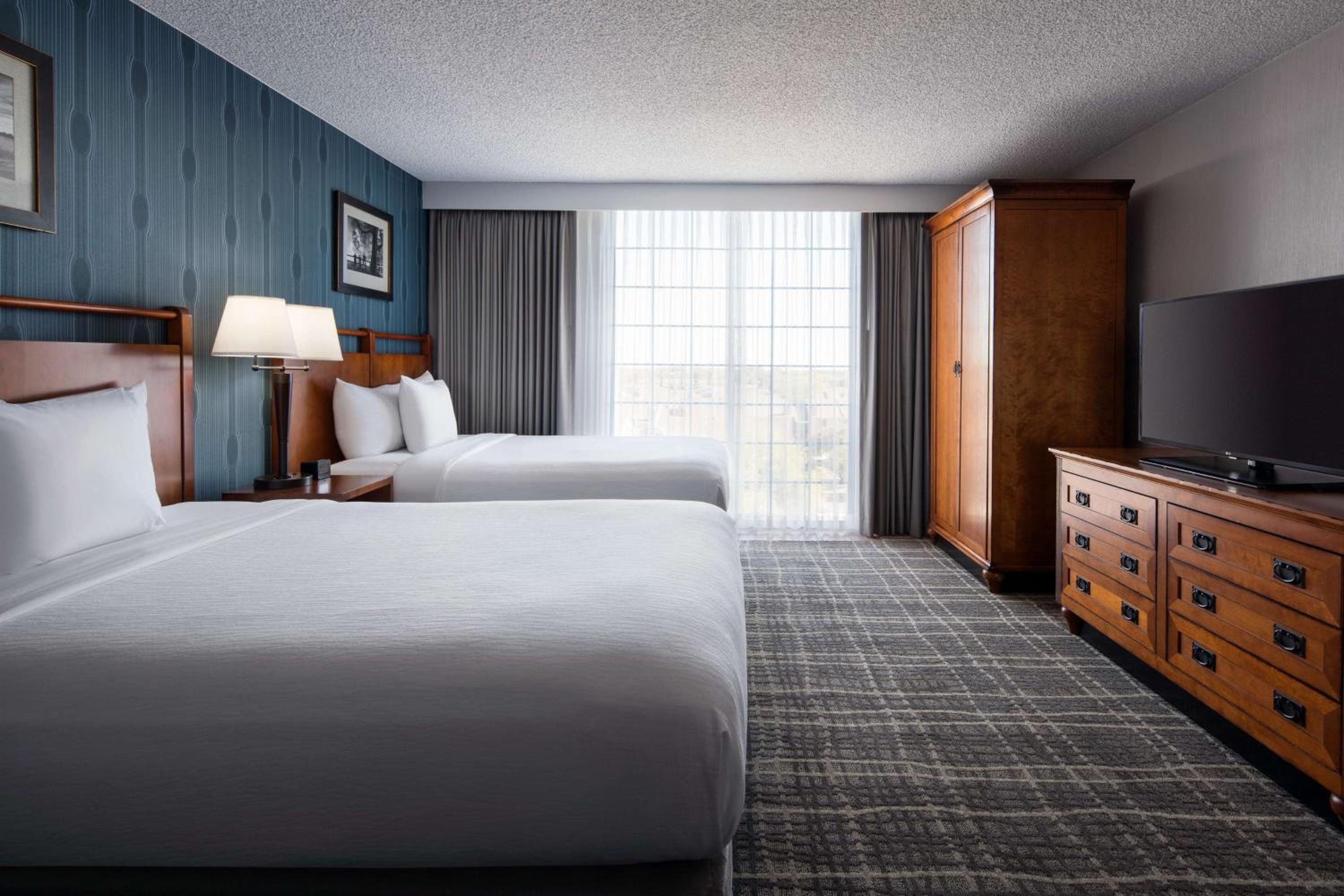 Two-Bedroom Suite with Two Queen Beds - Photo 3