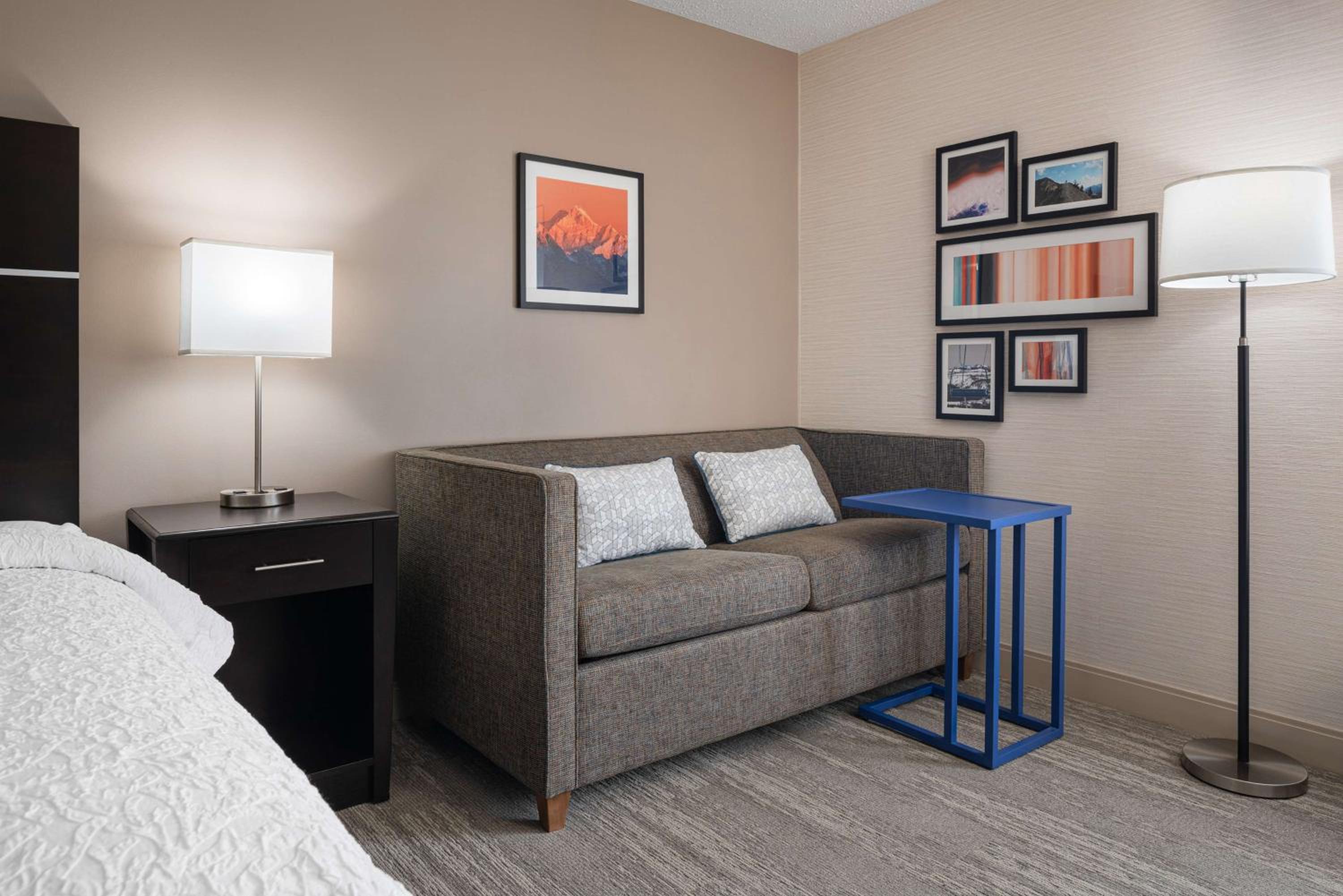 King Room with Sofa Bed and Study - Non-Smoking photo 3